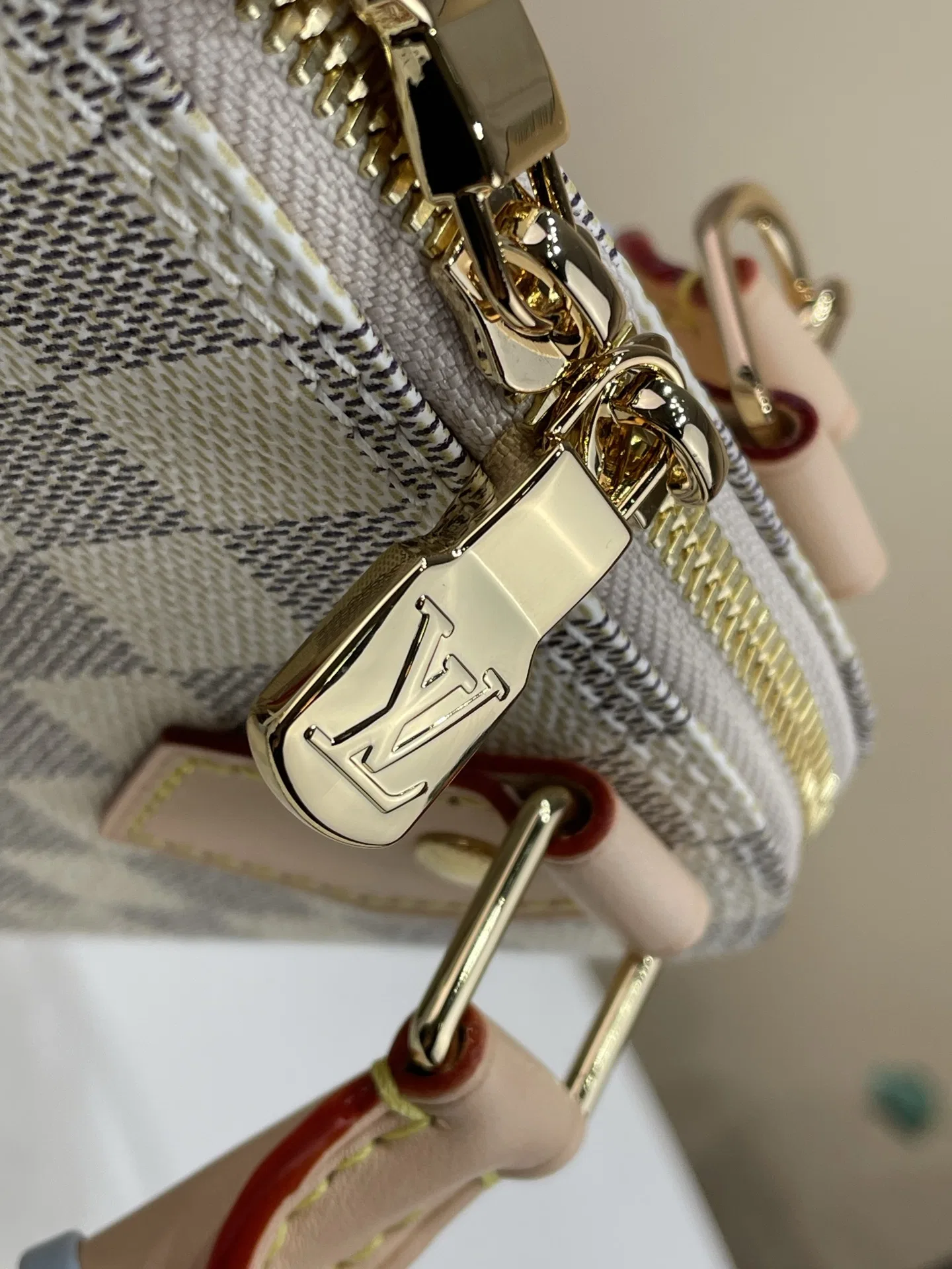 LV 27FW VCICDVH 025 토트백 7