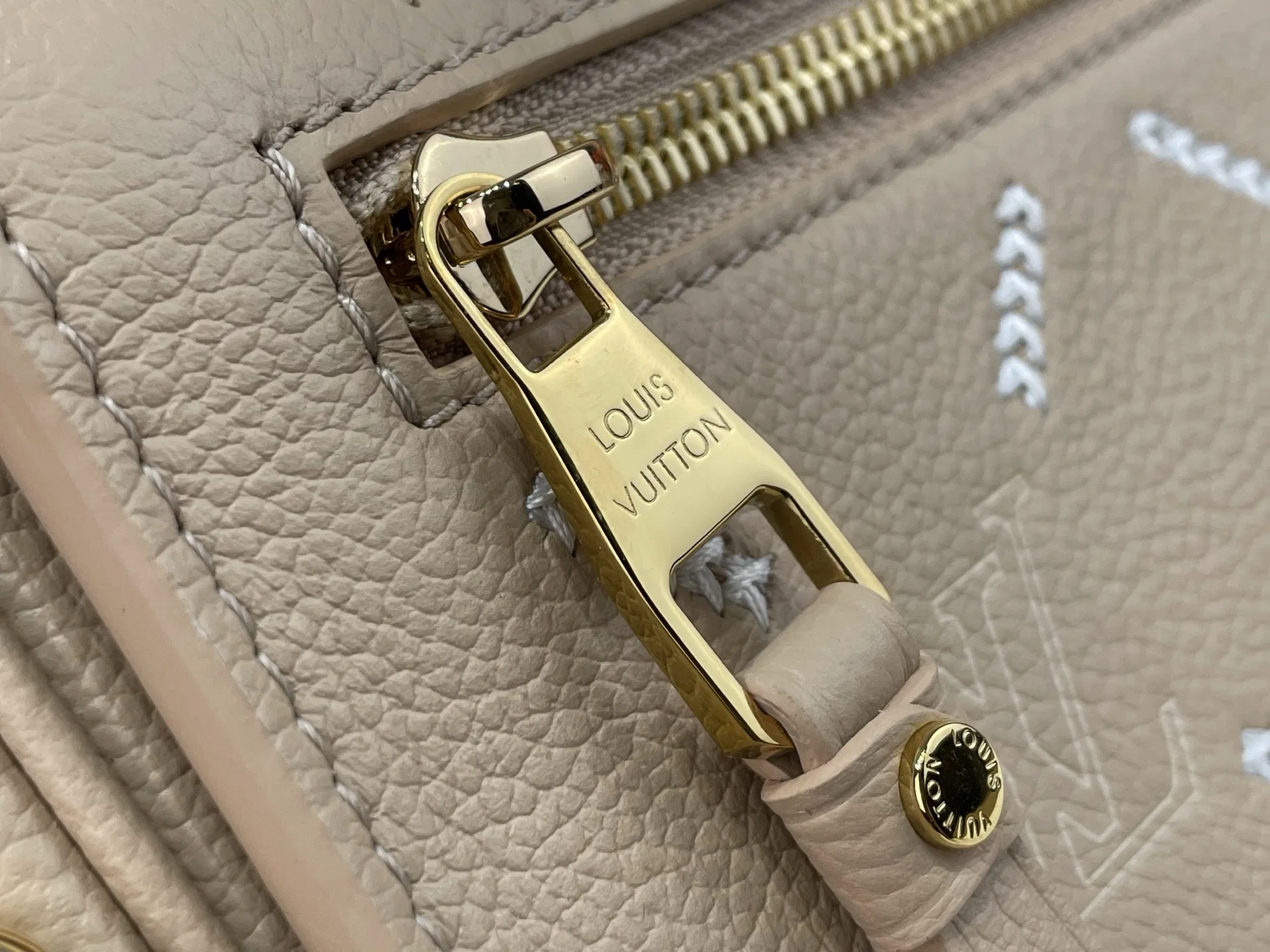 LV 27FW VCICDVH 026 토트백 7