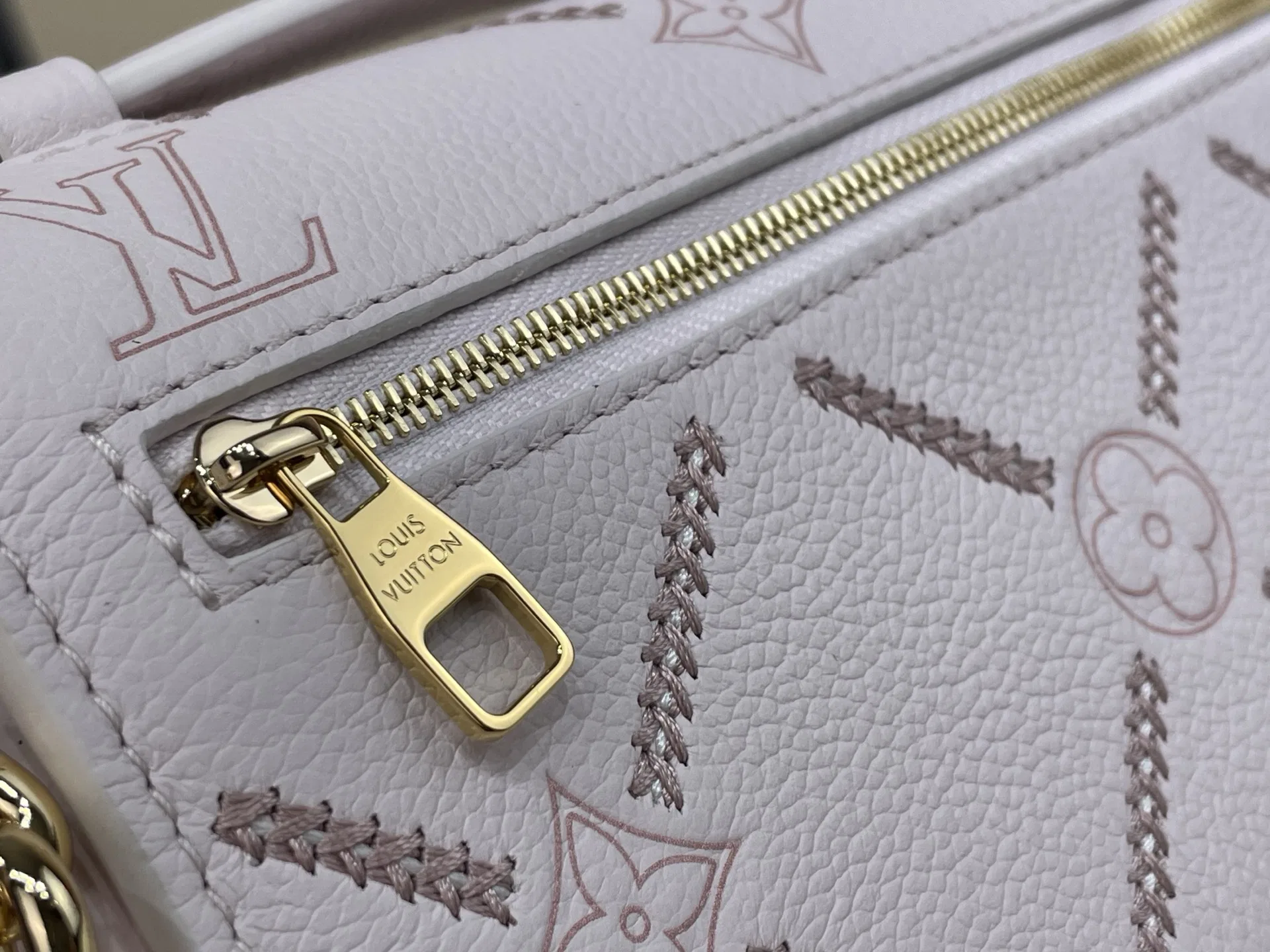 LV 27FW VCICDVH 027 토트백 8