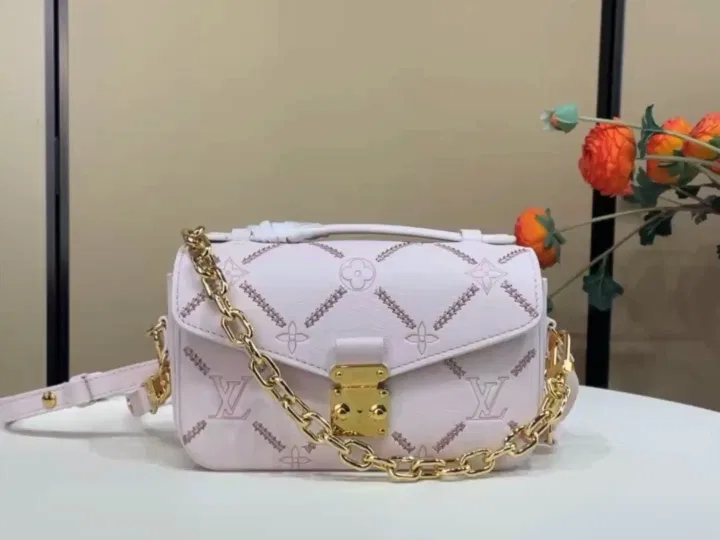 LV 27FW VCICDVH 027 토트백 11