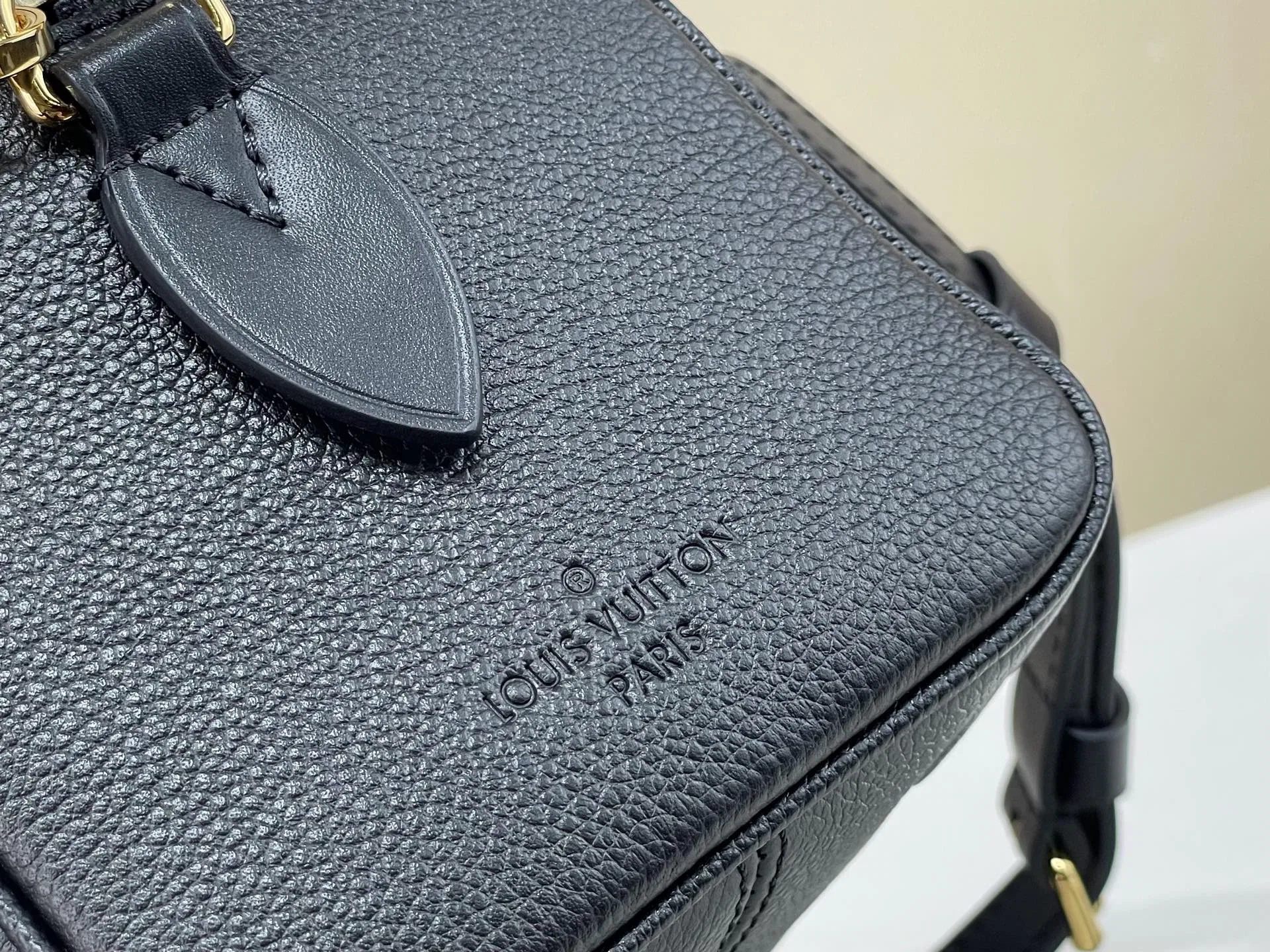 LV 27FW VCICDVH 029 토트백 7