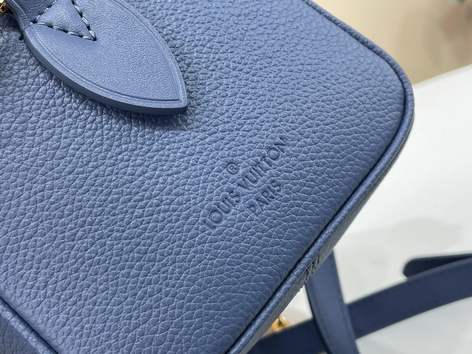 LV 27FW VCICDVH 029 토트백 30