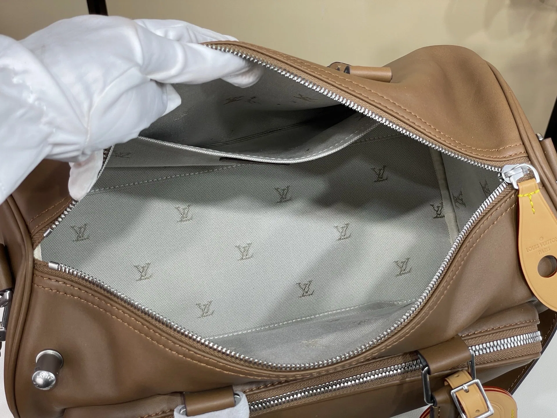 LV 27FW VCICDVH 030 토트백 23