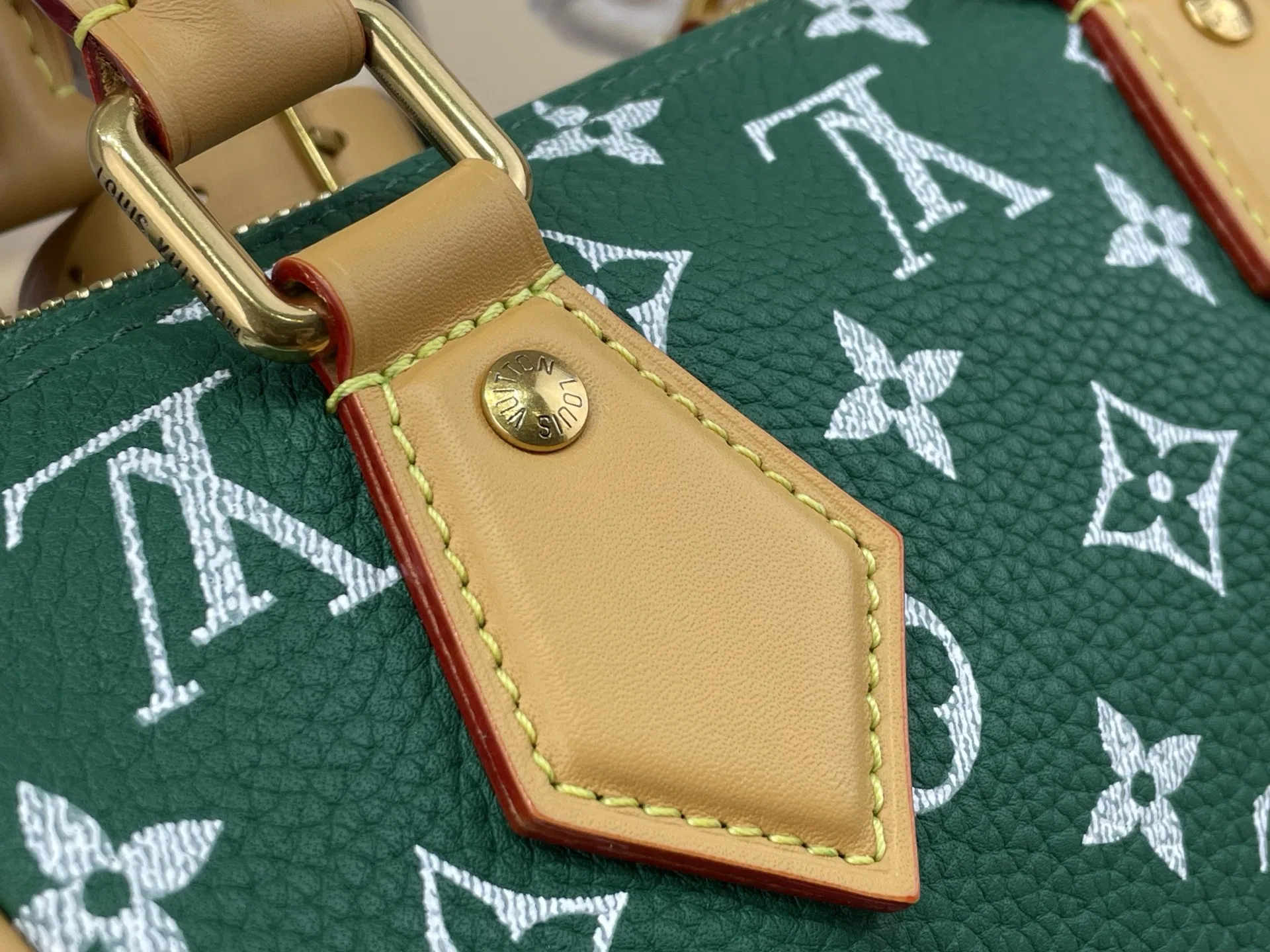 LV 27FW VCICDVH 031 토트백 7