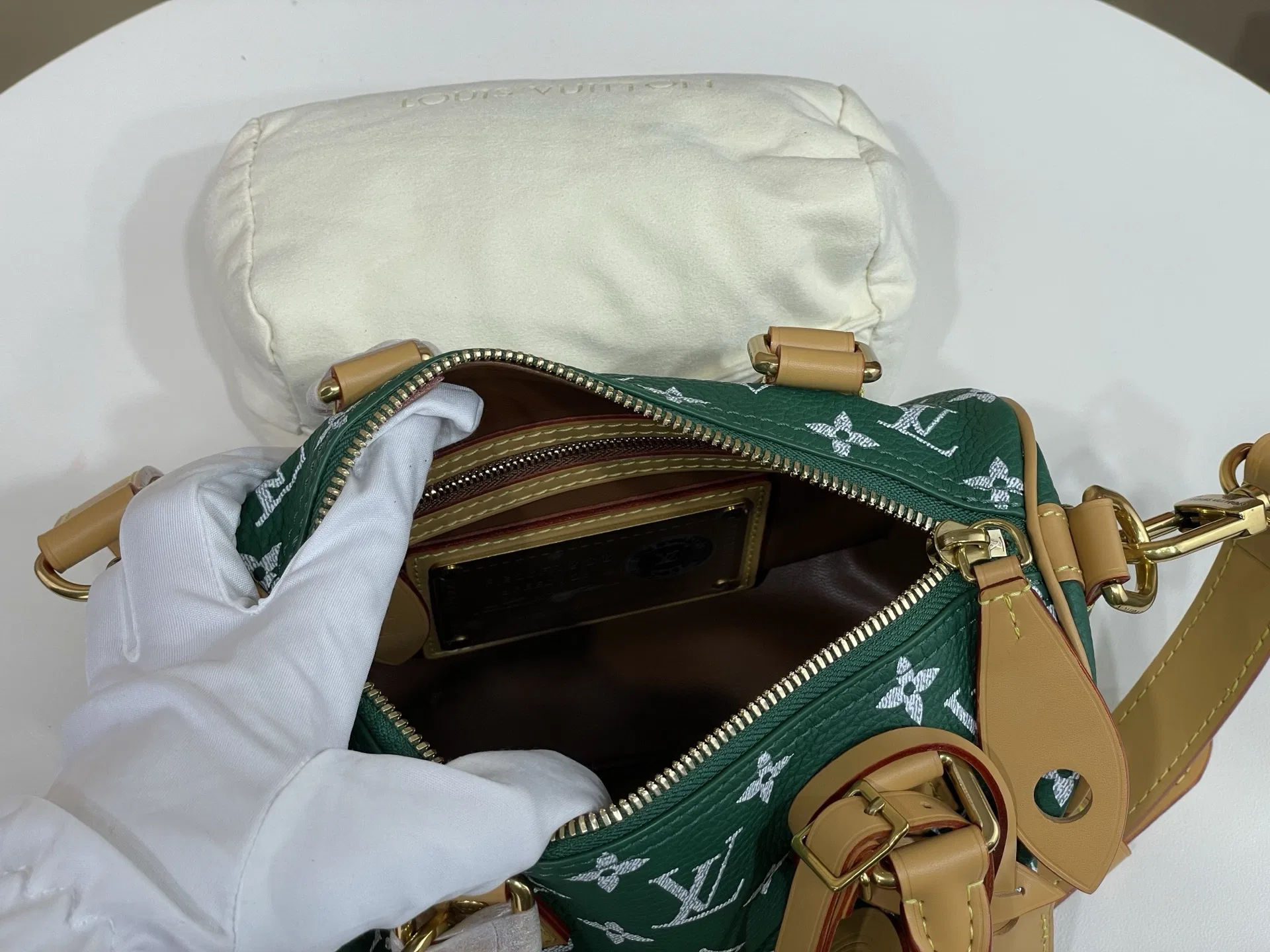 LV 27FW VCICDVH 031 토트백 12