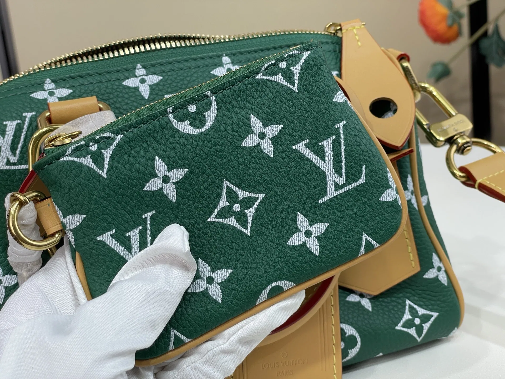 LV 27FW VCICDVH 031 토트백 15