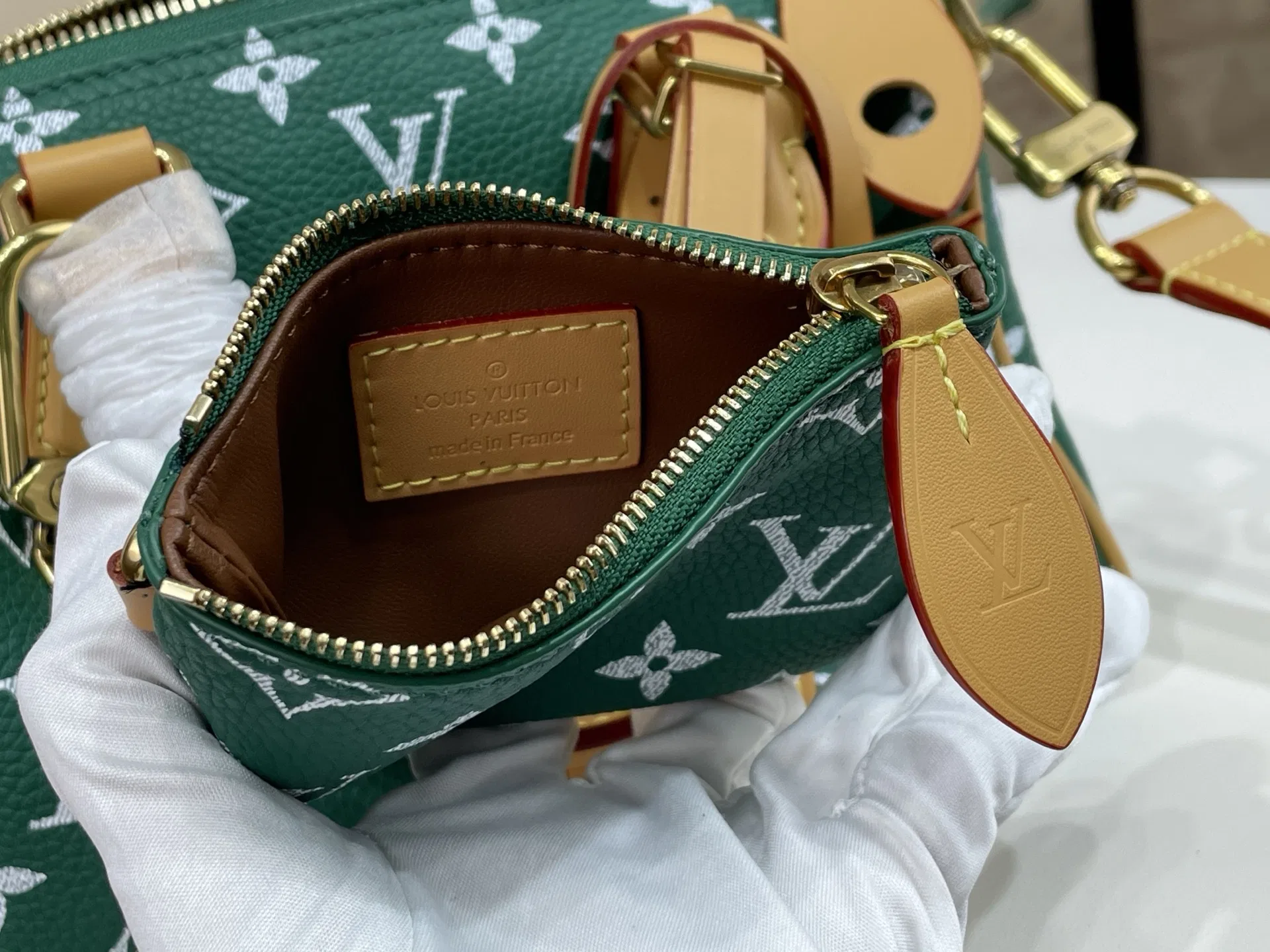 LV 27FW VCICDVH 031 토트백 16
