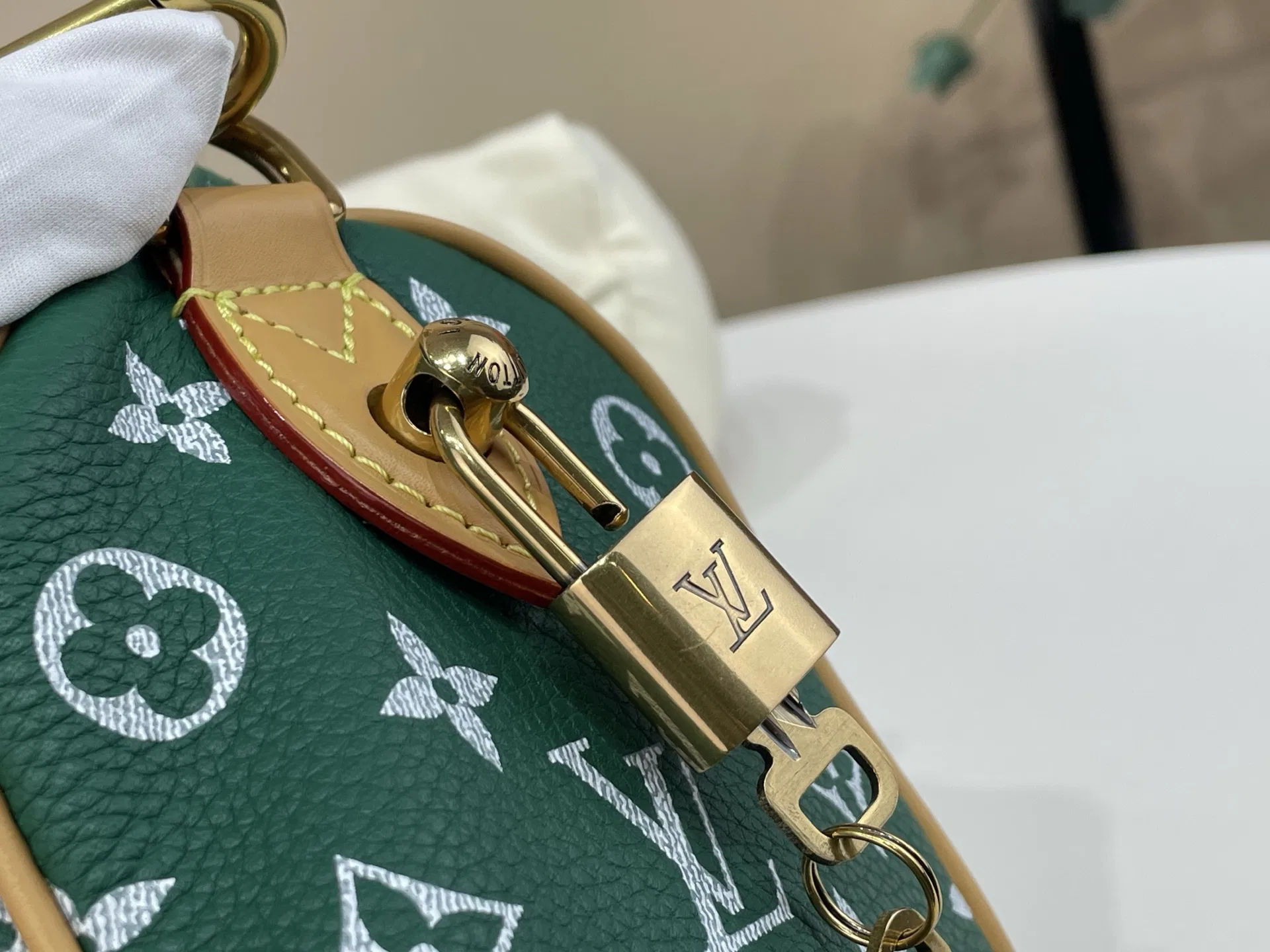 LV 27FW VCICDVH 031 토트백 18