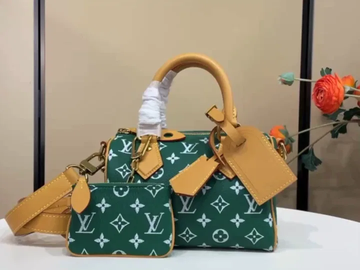 LV 27FW VCICDVH 031 토트백 19