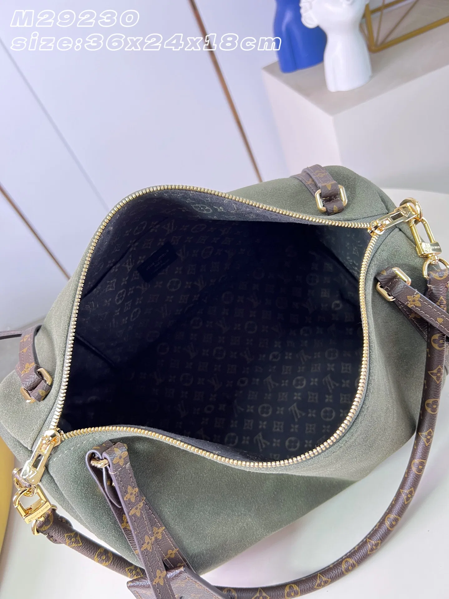 LV 27FW VCICDVH 037 크로스백 8