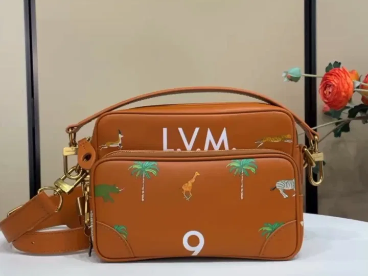LV 27FW VCICDVH 039 크로스백 12