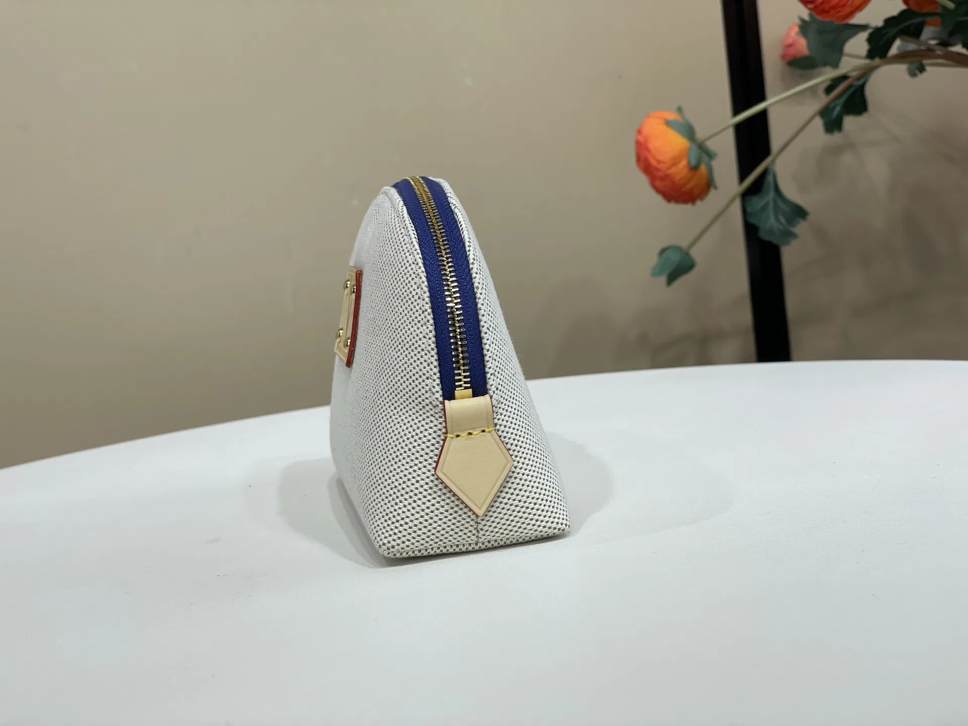 LV 27FW VCICDVH 042 미니파우치 17