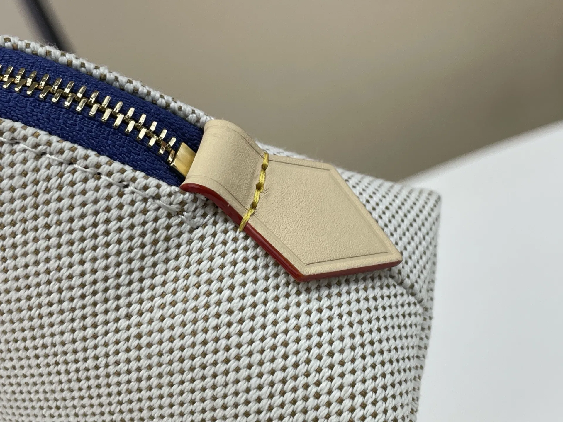 LV 27FW VCICDVH 042 미니파우치 20