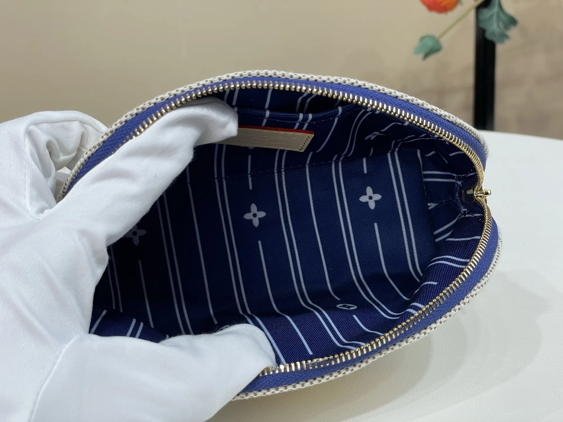 LV 27FW VCICDVH 042 미니파우치 22