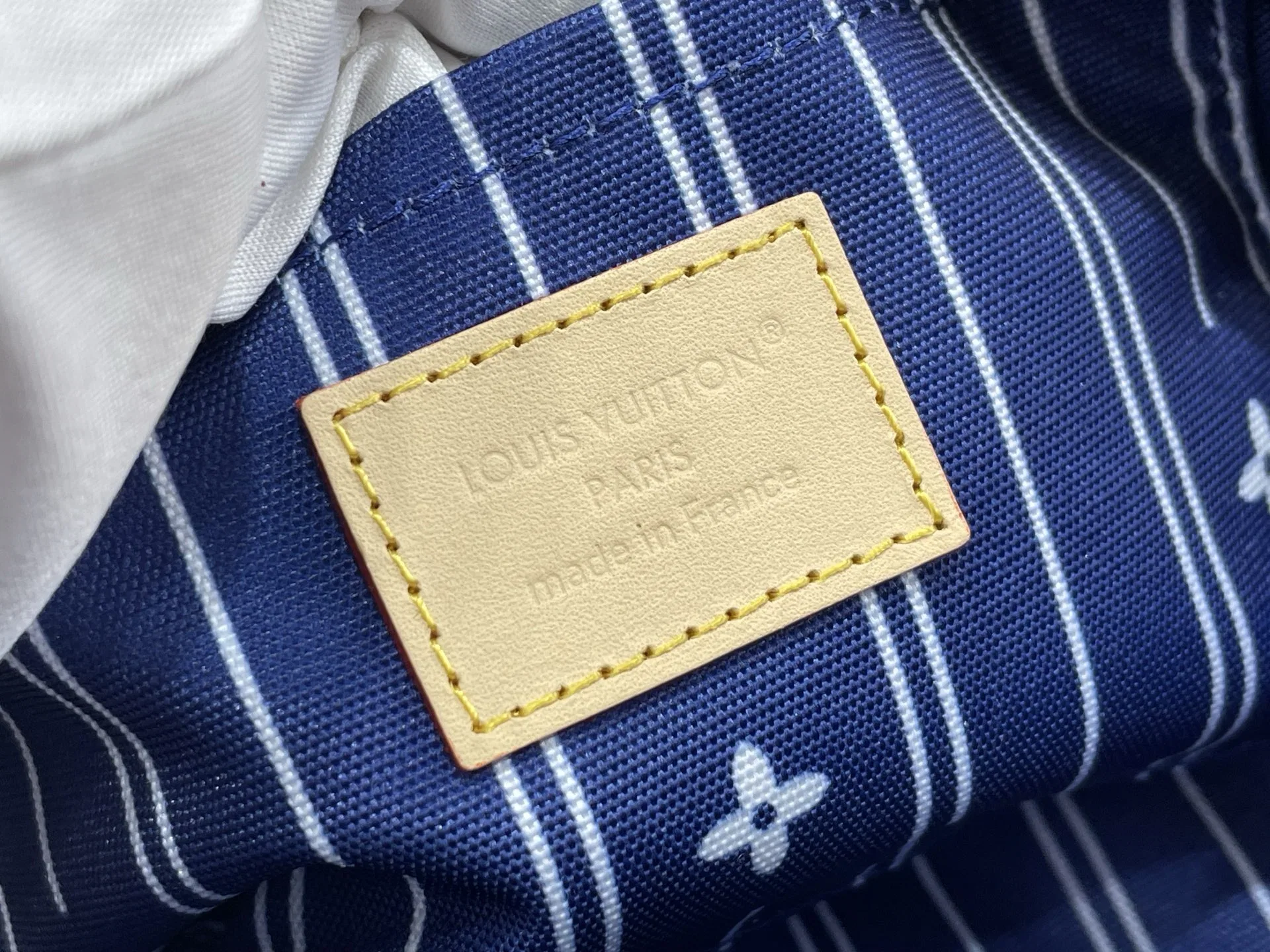 LV 27FW VCICDVH 042 미니파우치 23