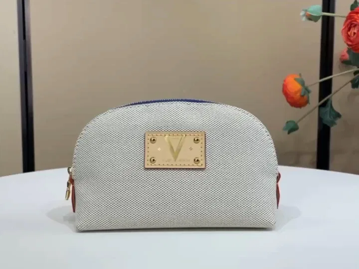 LV 27FW VCICDVH 042 미니파우치 24