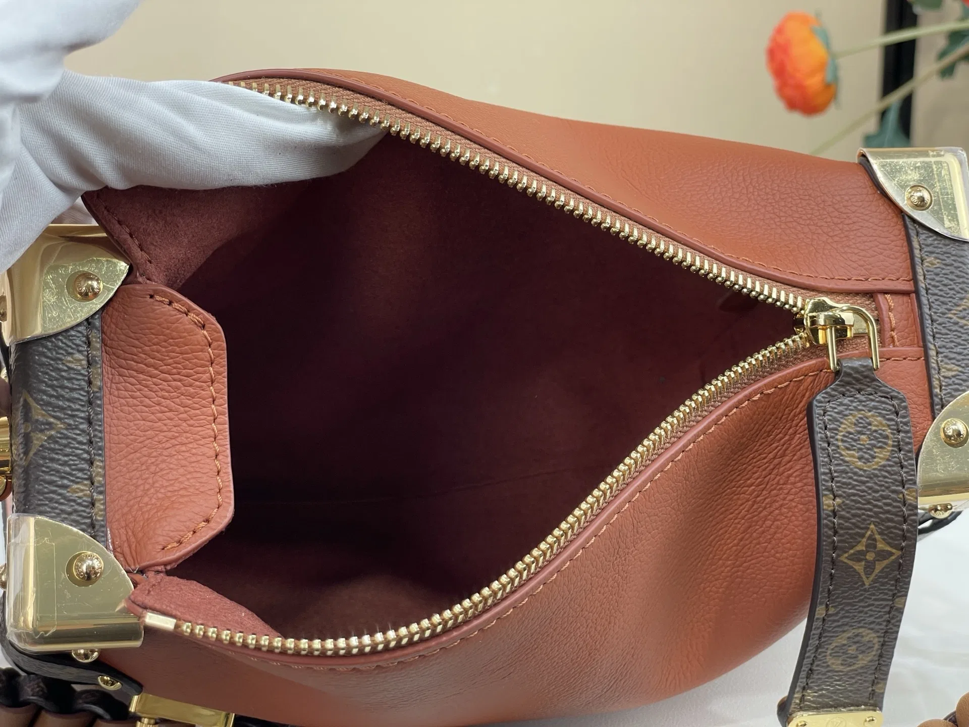 LV 27FW VCICDVH 043 숄더백 9
