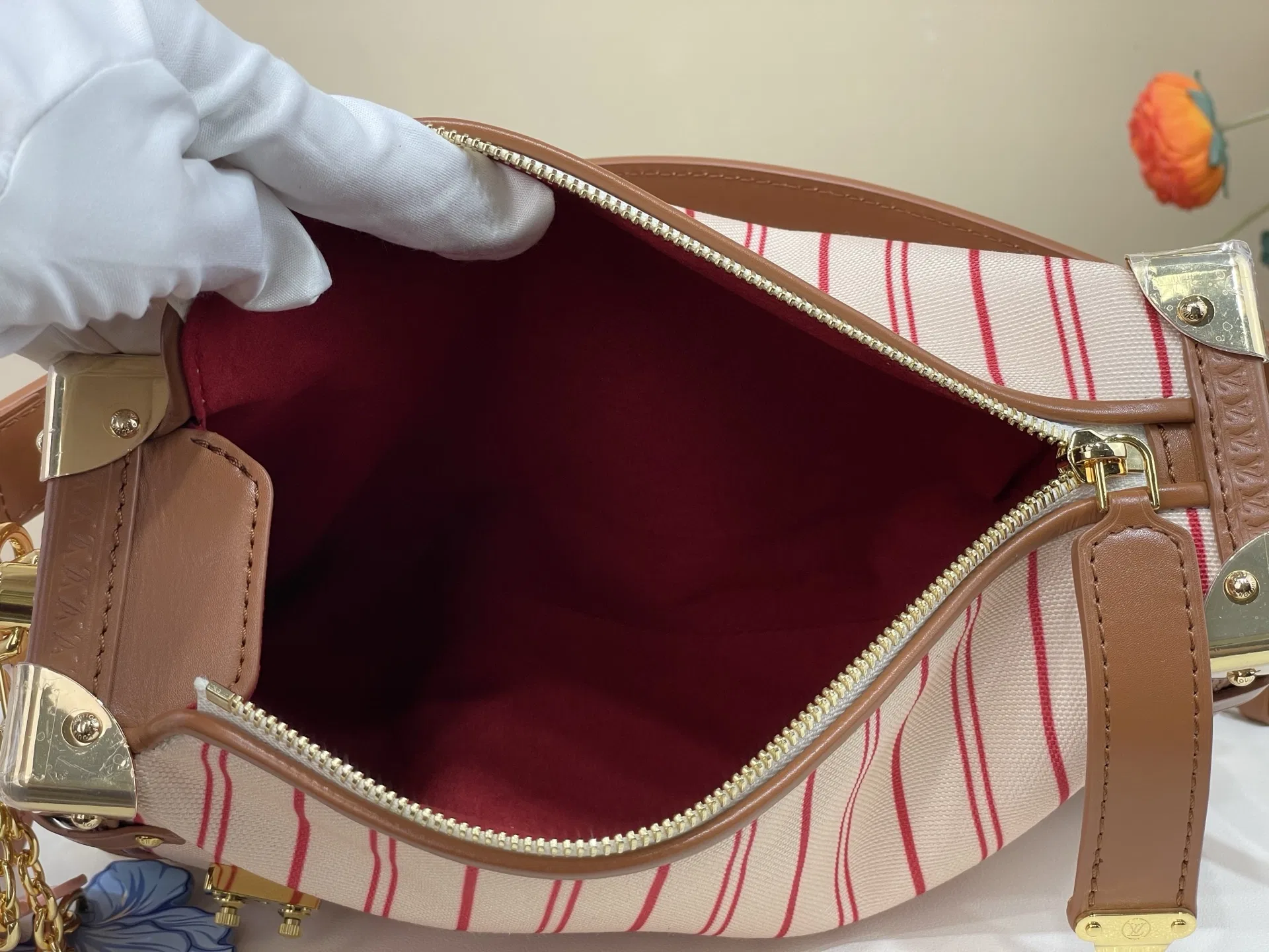 LV 27FW VCICDVH 045 숄더백 12