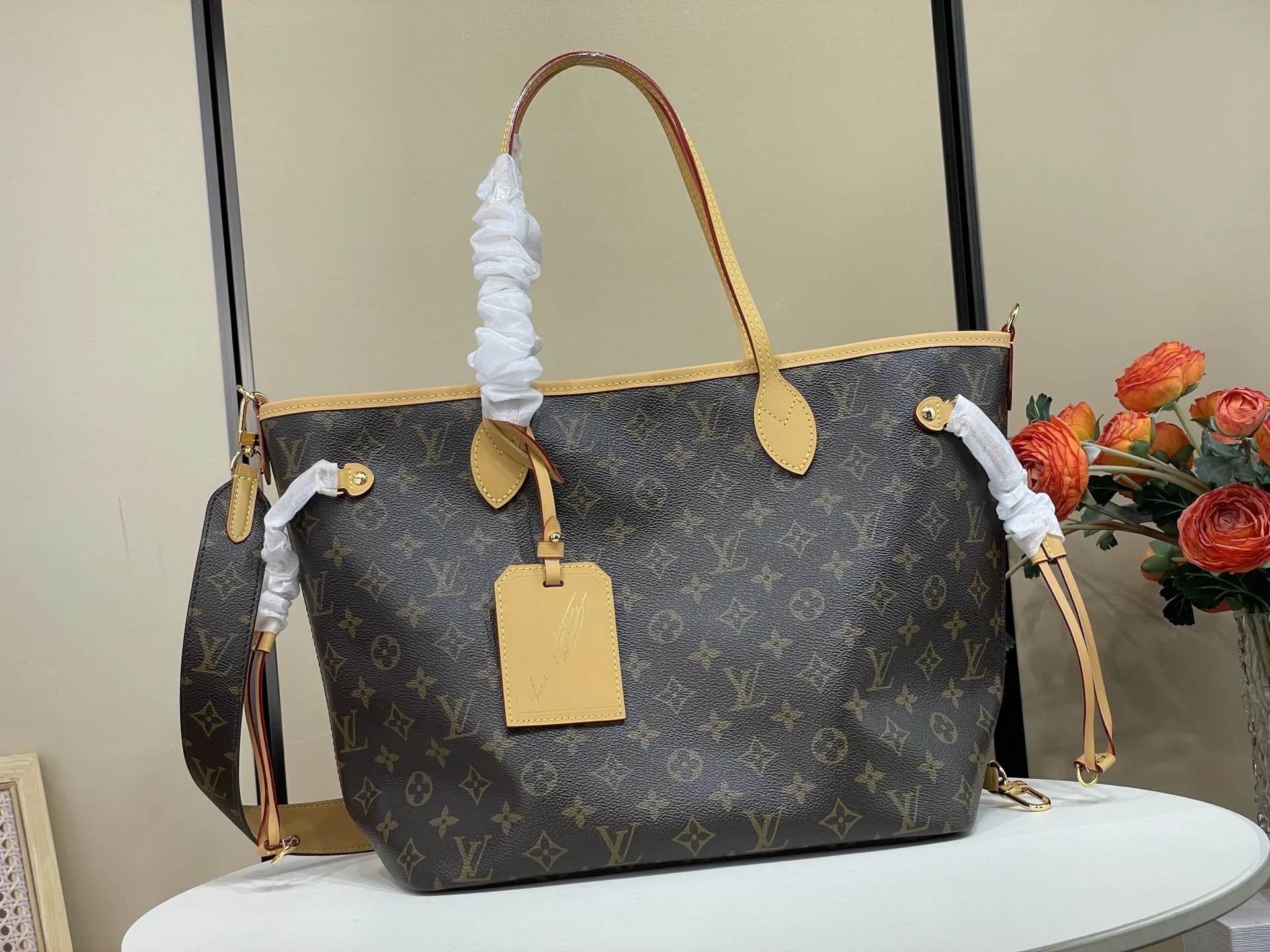 LV 27FW VCICDVH 047 숄더백 12