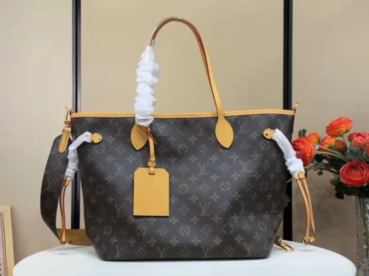 LV 27FW VCICDVH 048 토트백 11