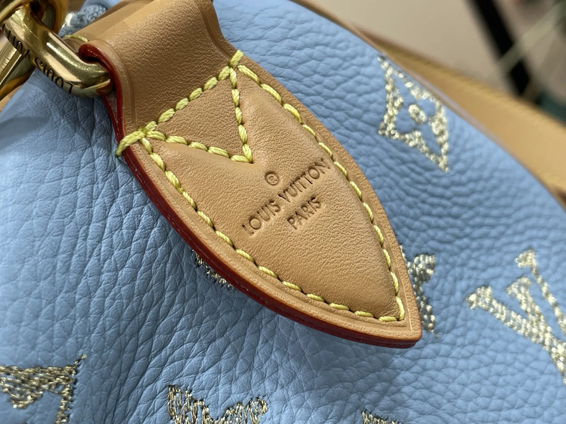 LV 27FW VCICDVH 049 토트백 7