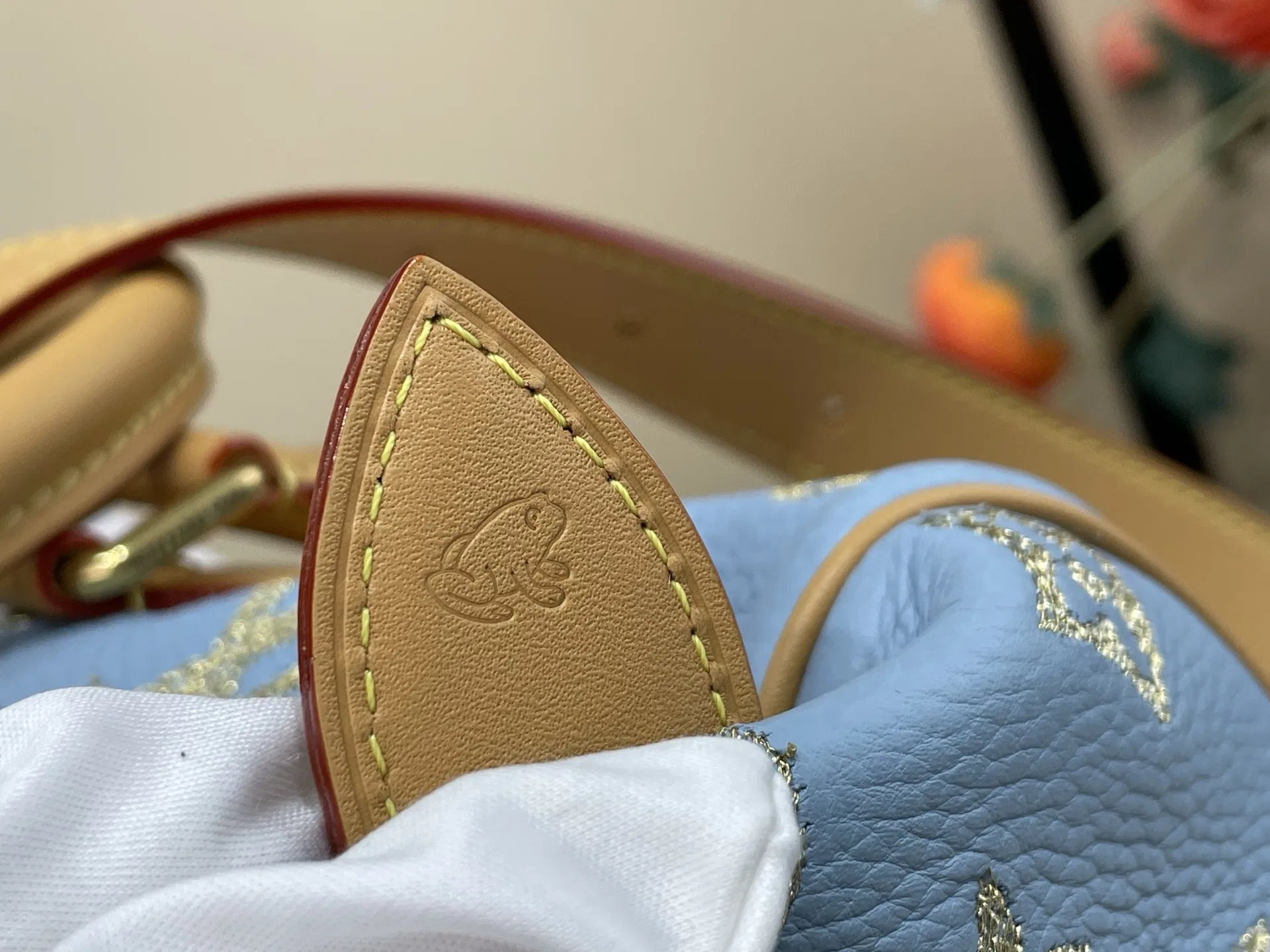 LV 27FW VCICDVH 049 토트백 8