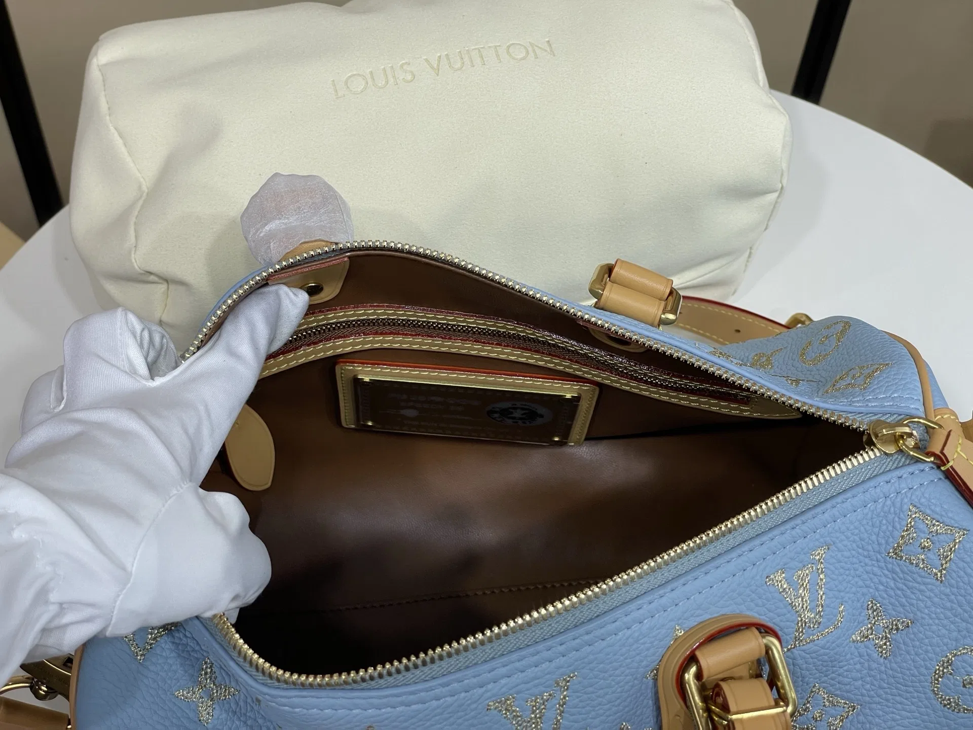 LV 27FW VCICDVH 049 토트백 13