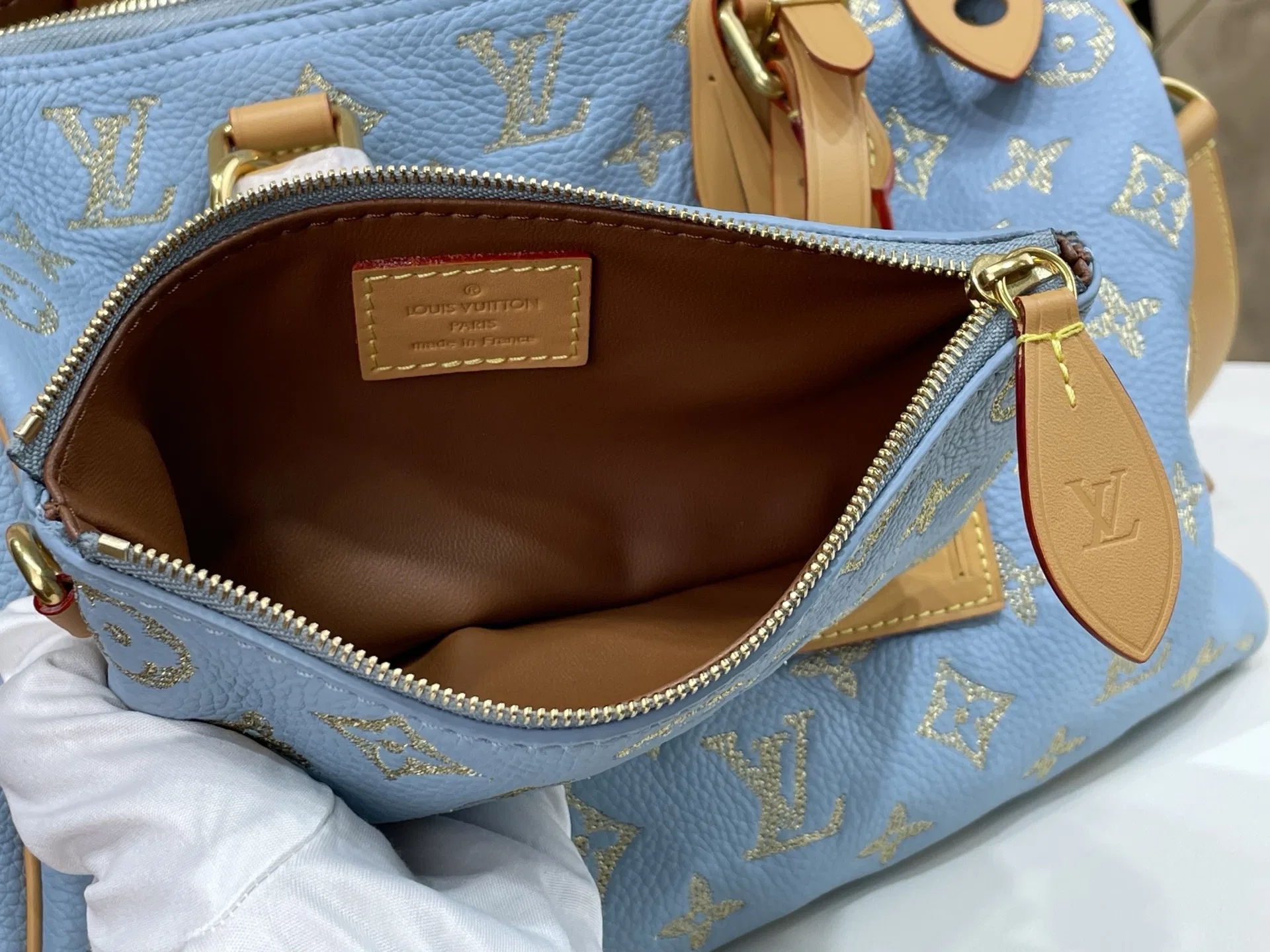 LV 27FW VCICDVH 049 토트백 17