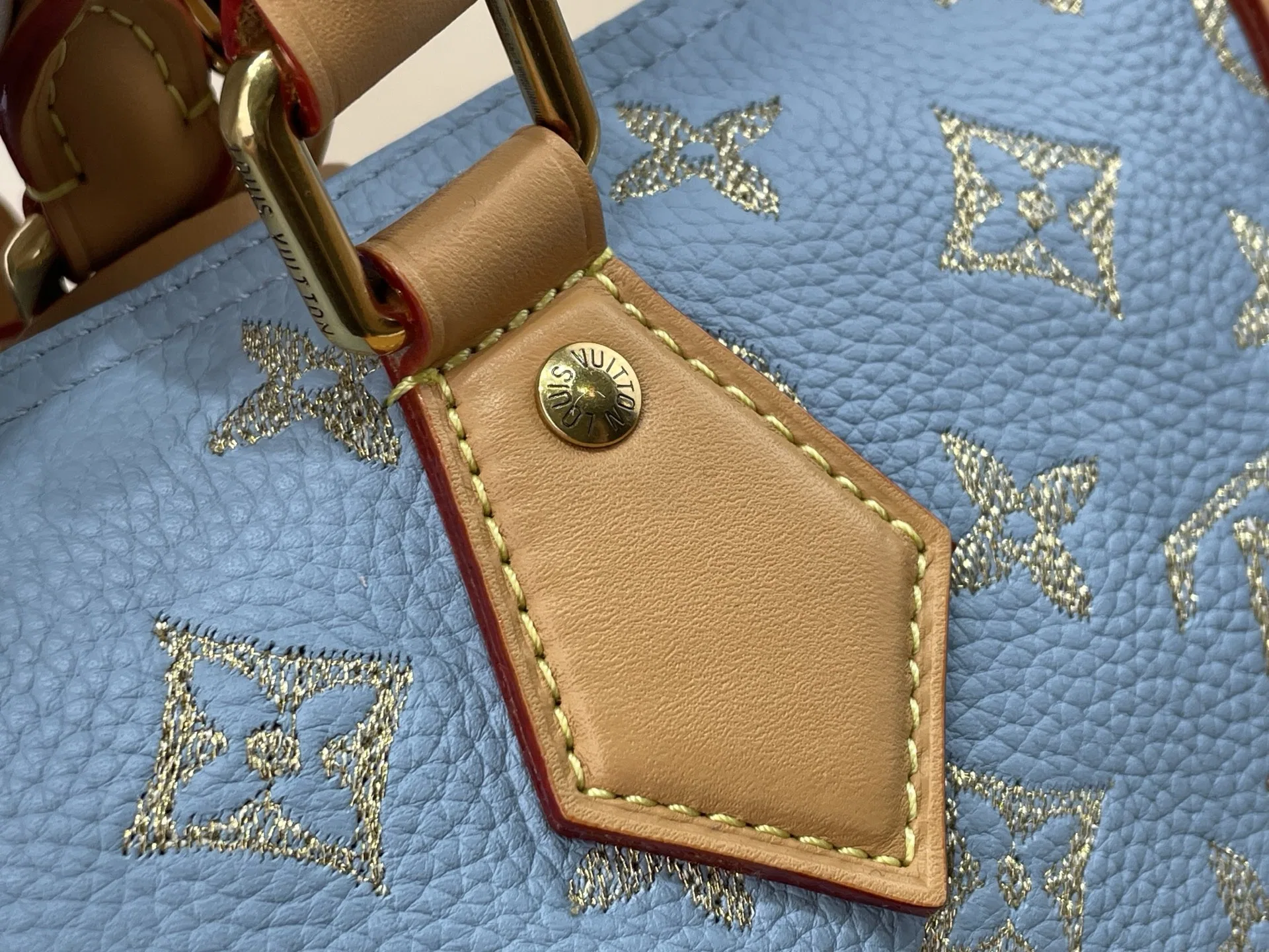 LV 27FW VCICDVH 050 토트백 10