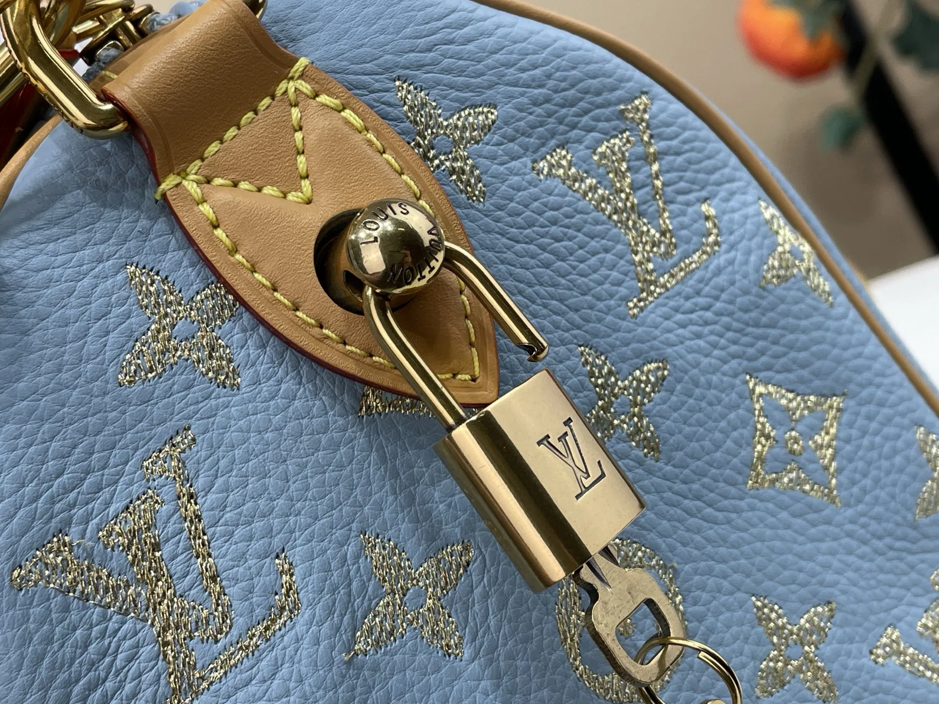 LV 27FW VCICDVH 050 토트백 11
