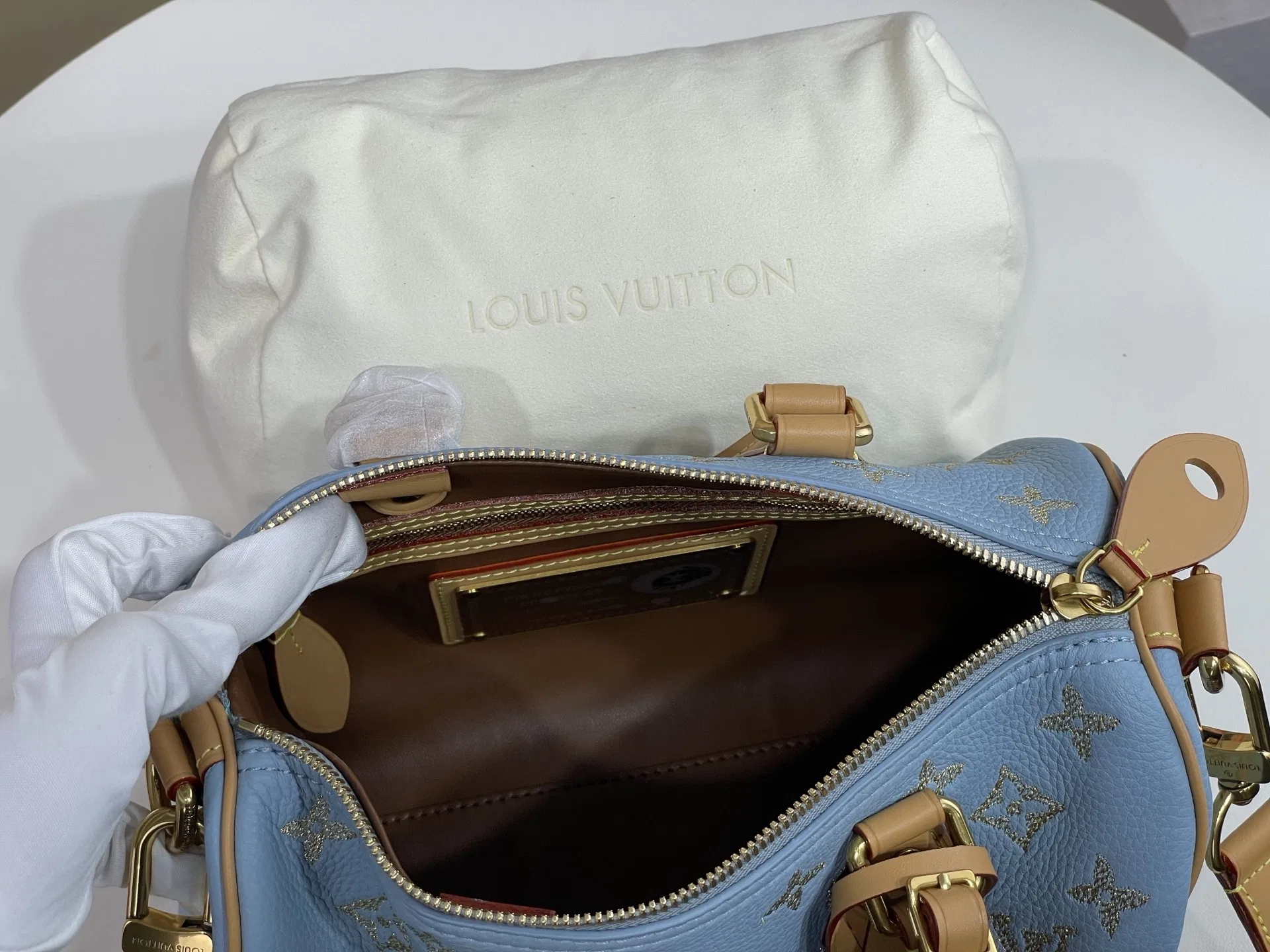 LV 27FW VCICDVH 050 토트백 14
