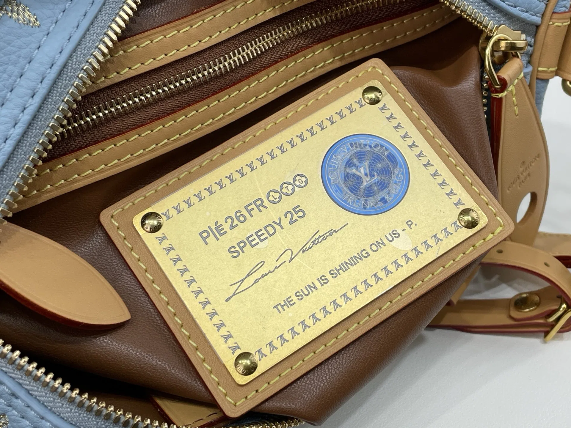 LV 27FW VCICDVH 050 토트백 15