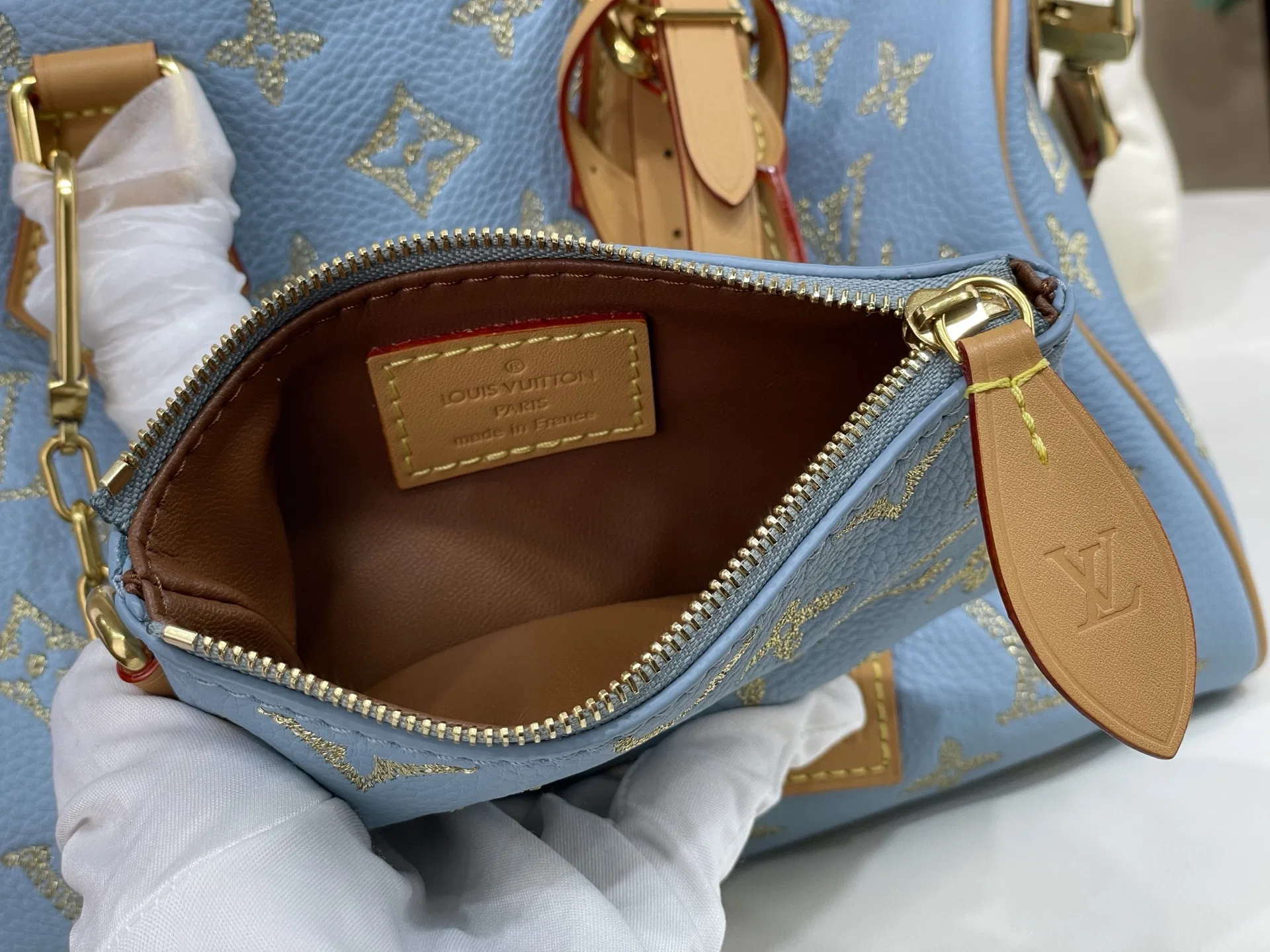 LV 27FW VCICDVH 050 토트백 18