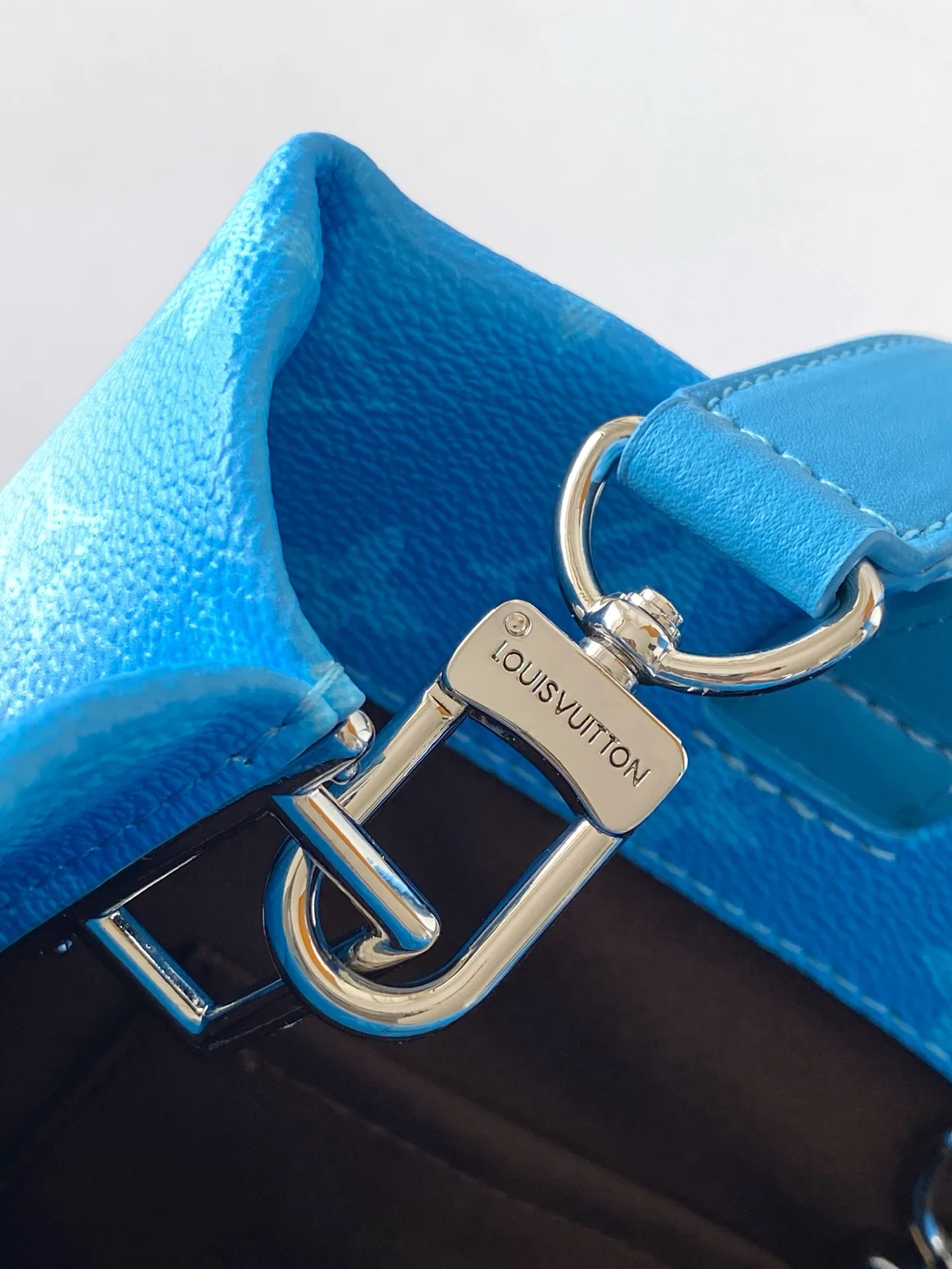 LV 27FW VCICDVH 052 토트백 7