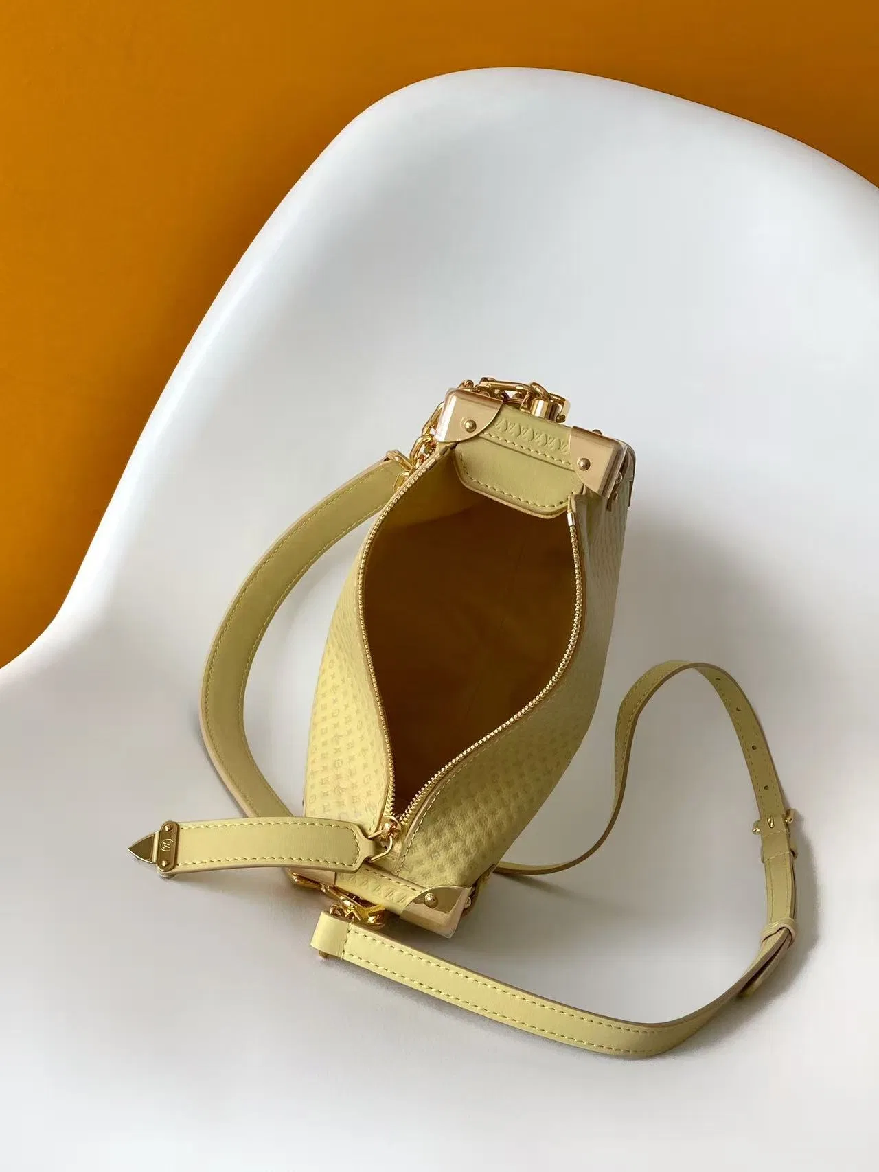 LV 27FW VCICDVH 053 숄더백 17