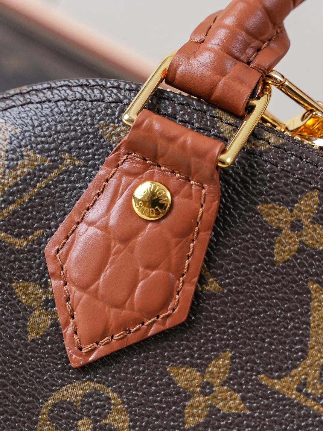 LV 27FW VCICDVH 057 토트백 8