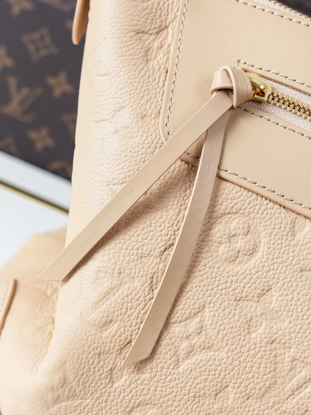 LV 27FW VCICDVH 060 토트백 7