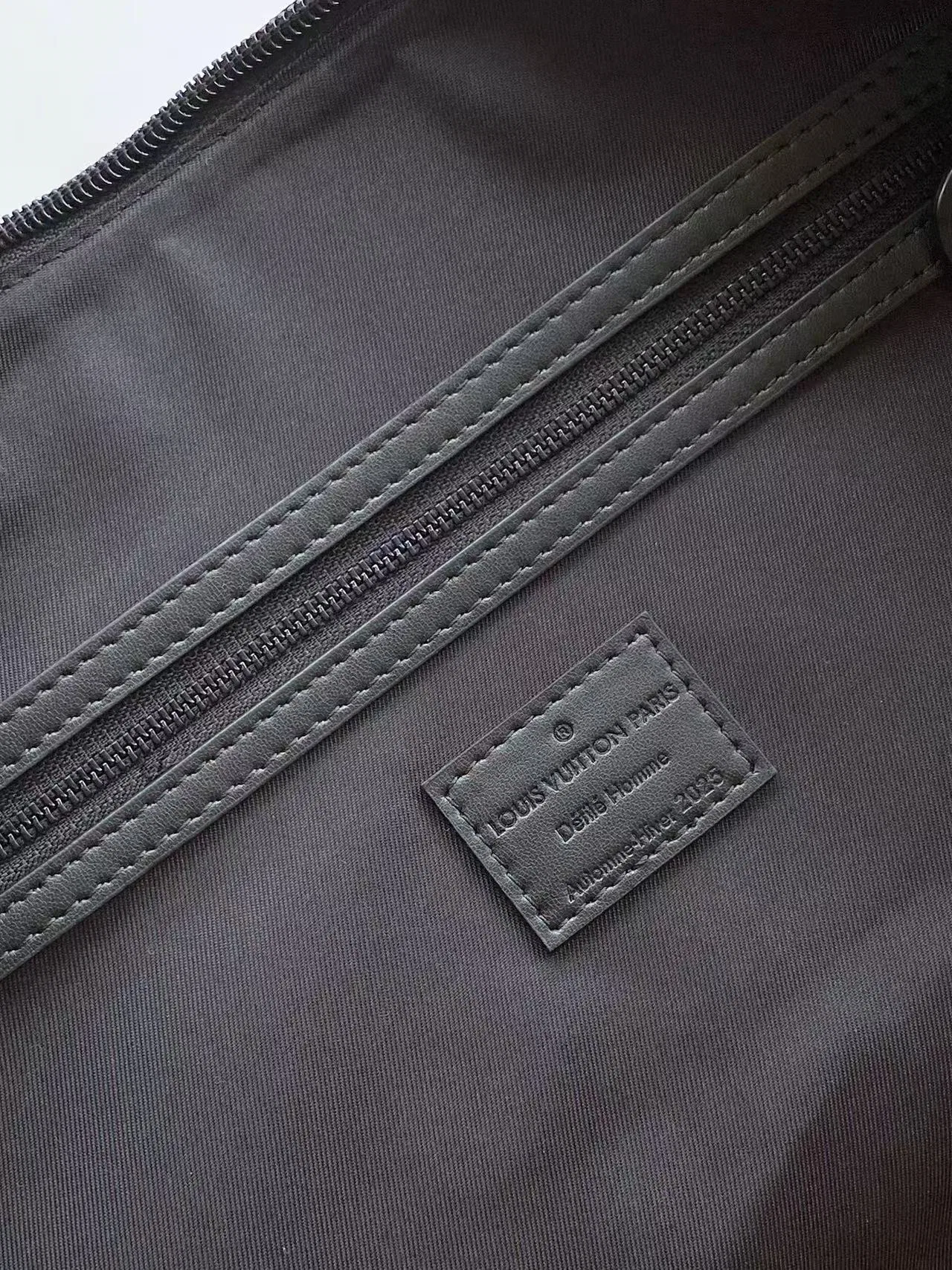 LV 27FW VCICDVH 067 토트백 9