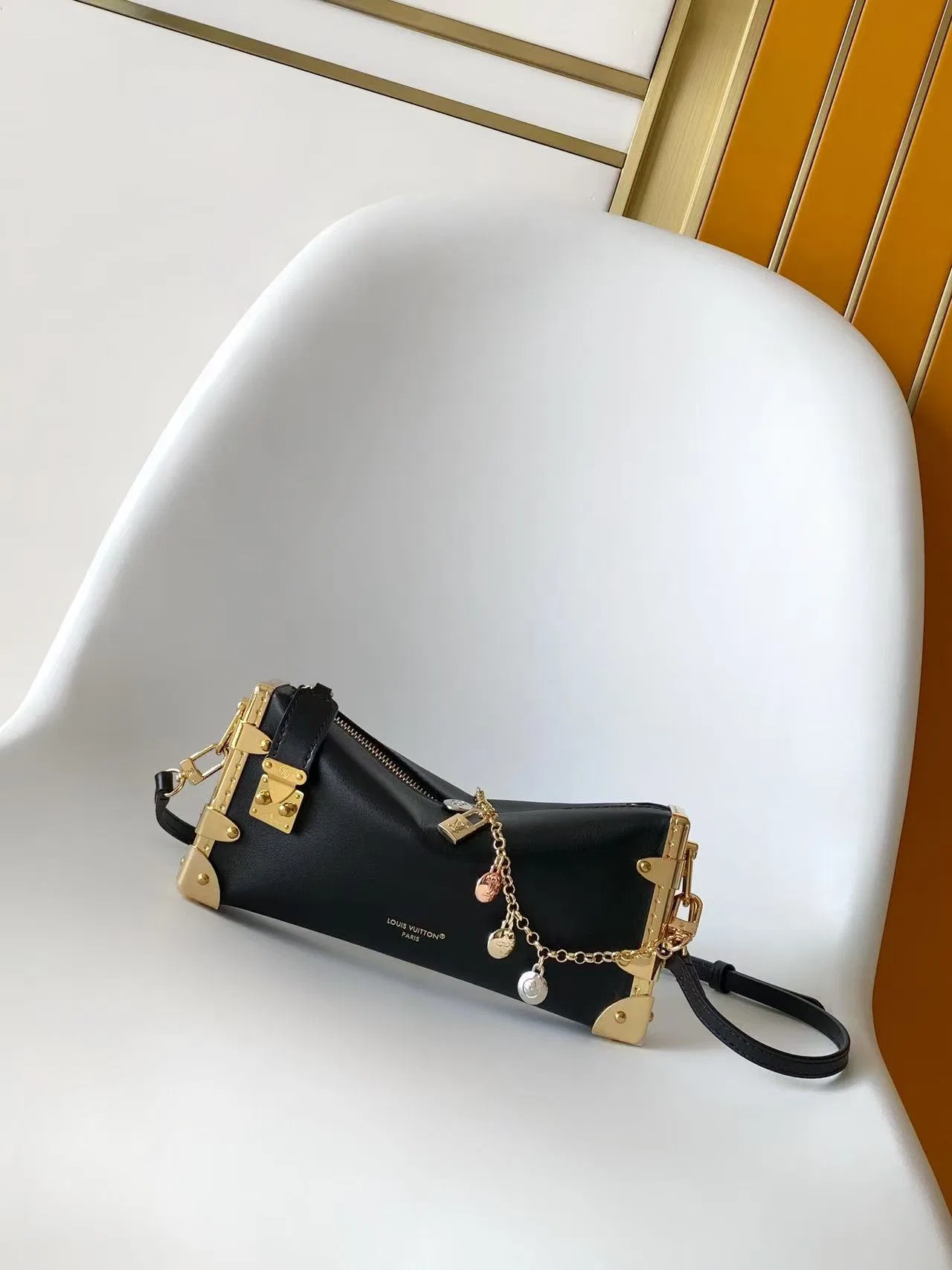 LV 27FW VCICDVH 068 미니백 10