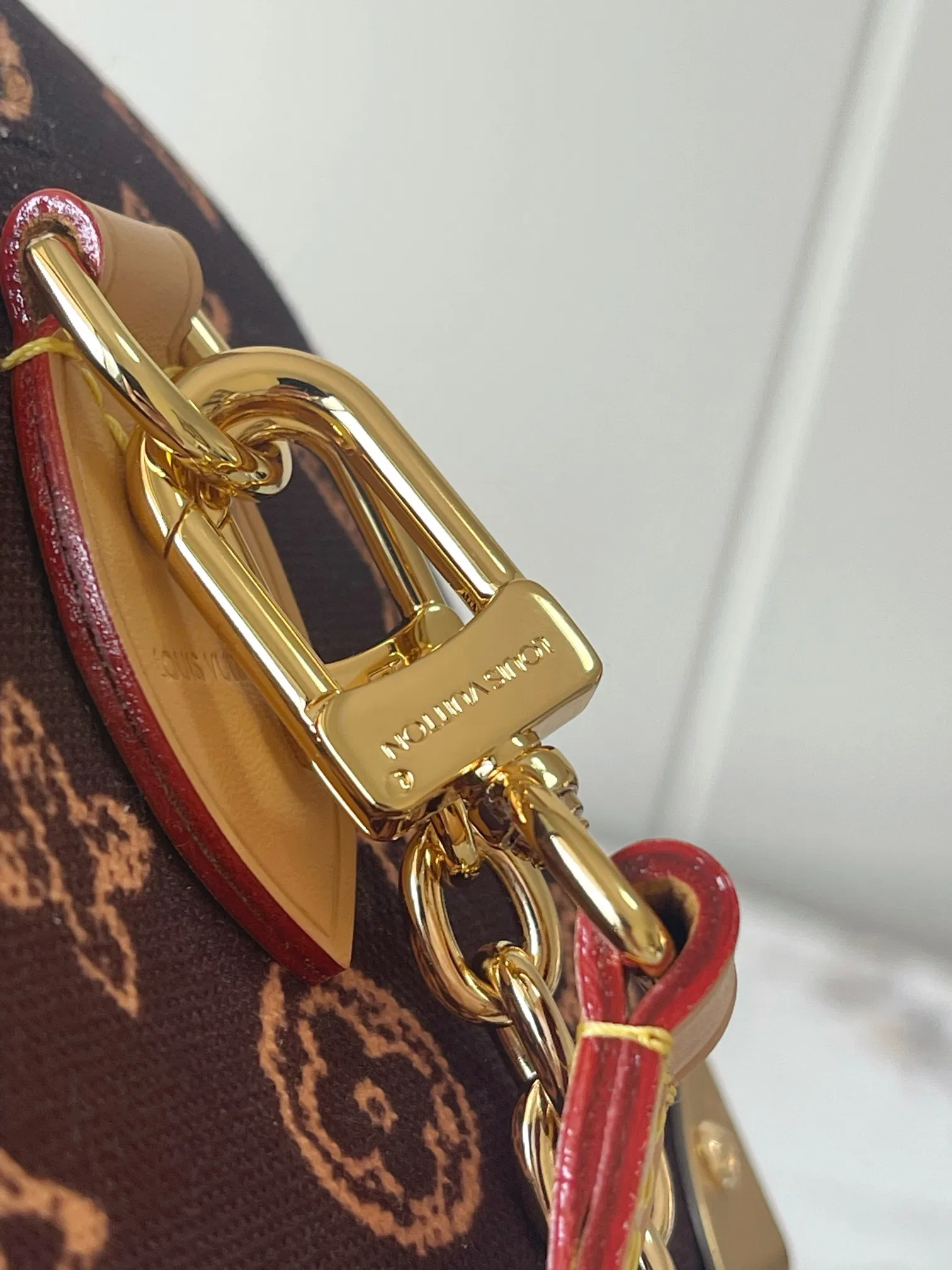 LV 27FW VCICDVH 070 미니토트백 7
