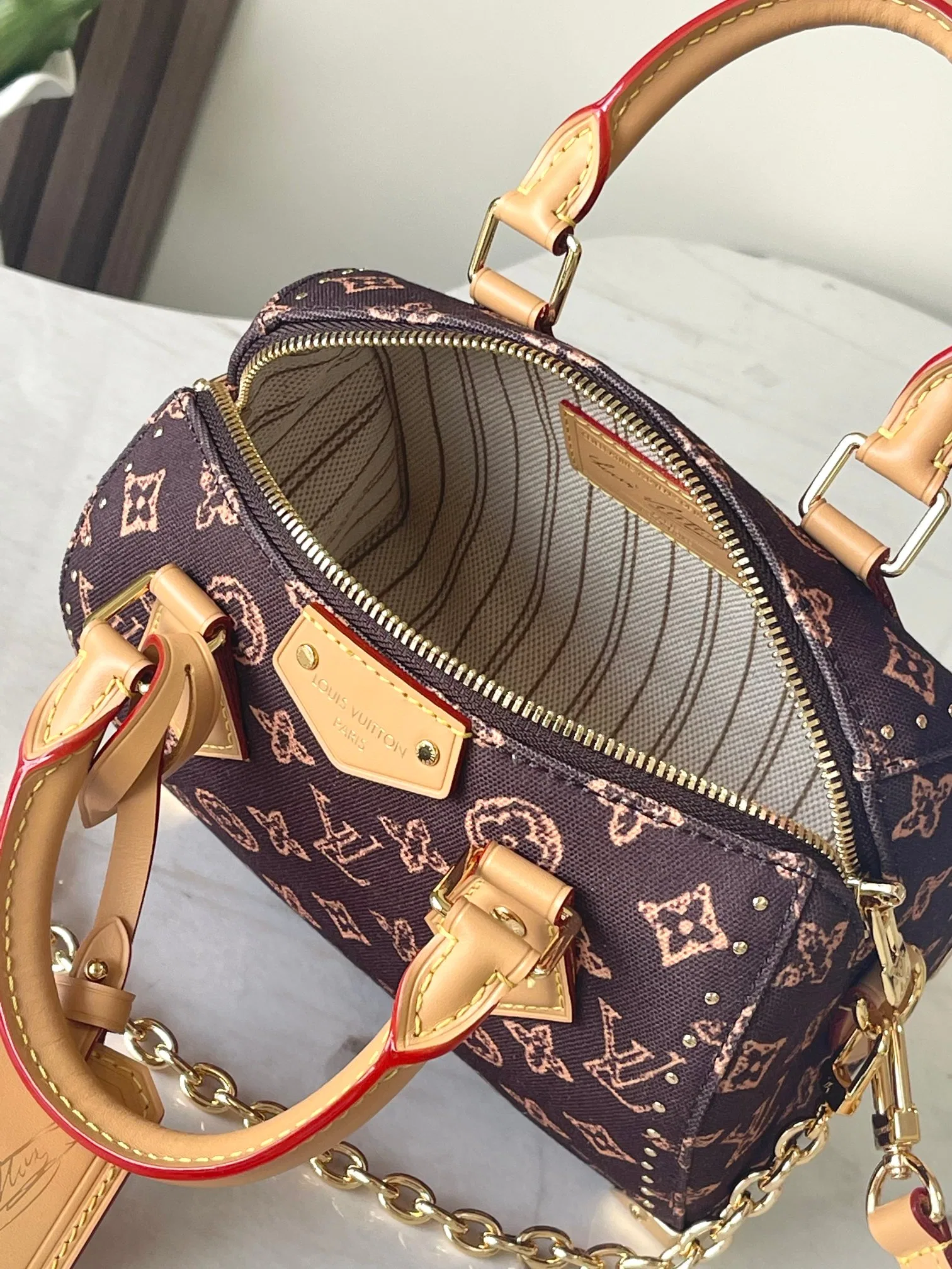 LV 27FW VCICDVH 070 미니토트백 10
