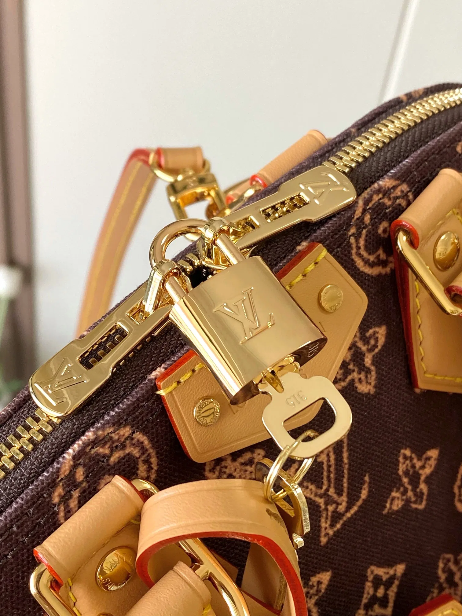 LV 27FW VCICDVH 071 토트백 7