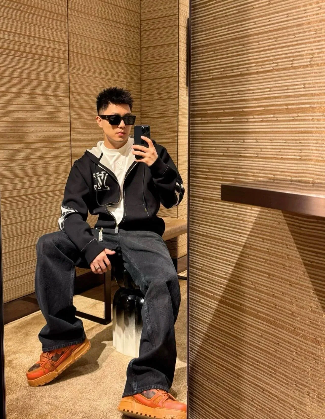 LV 27FW VVEHJZL 002 데님팬츠 9