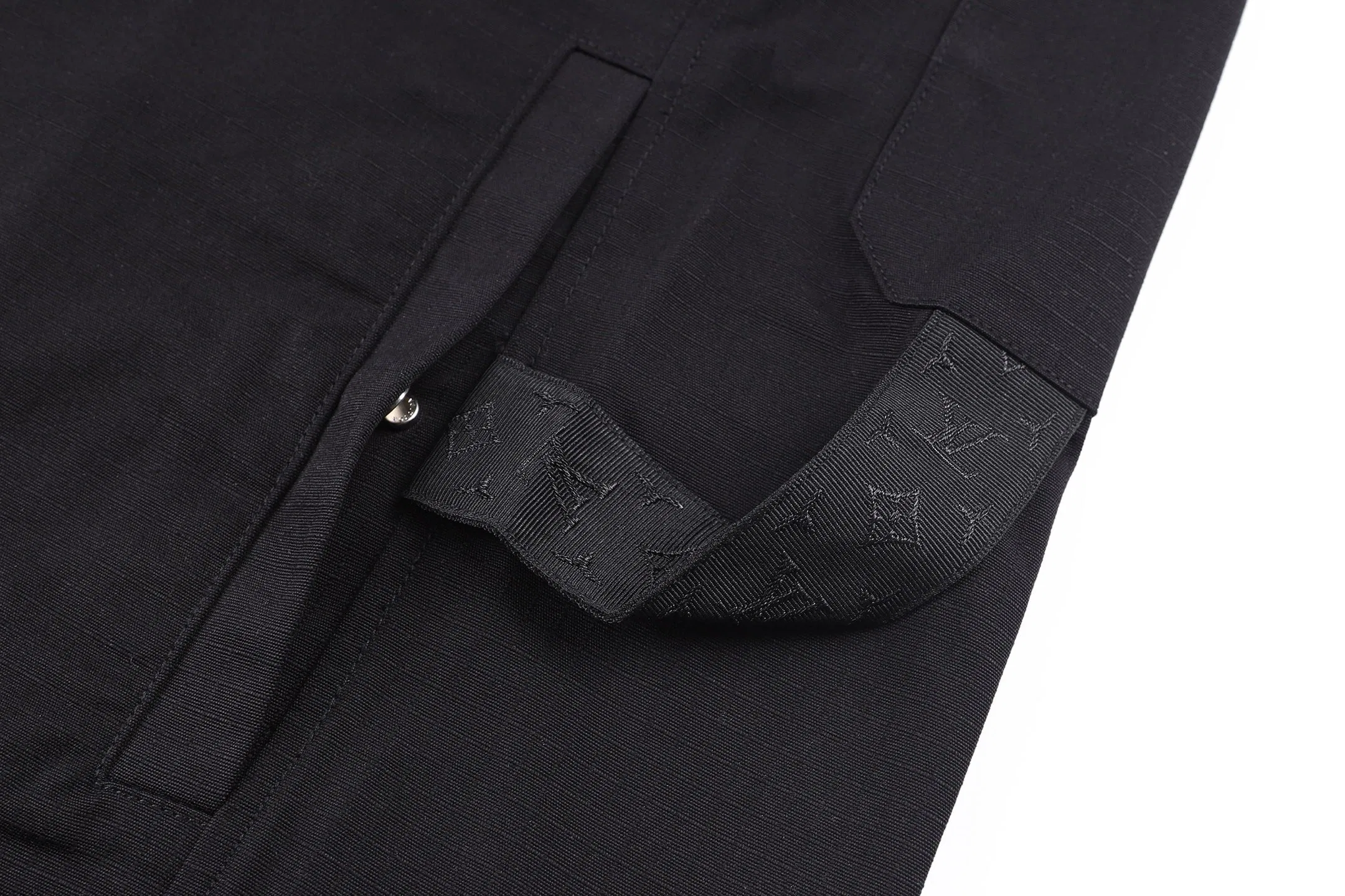 LV 27FW VVEHJZL 004 숏츠 13