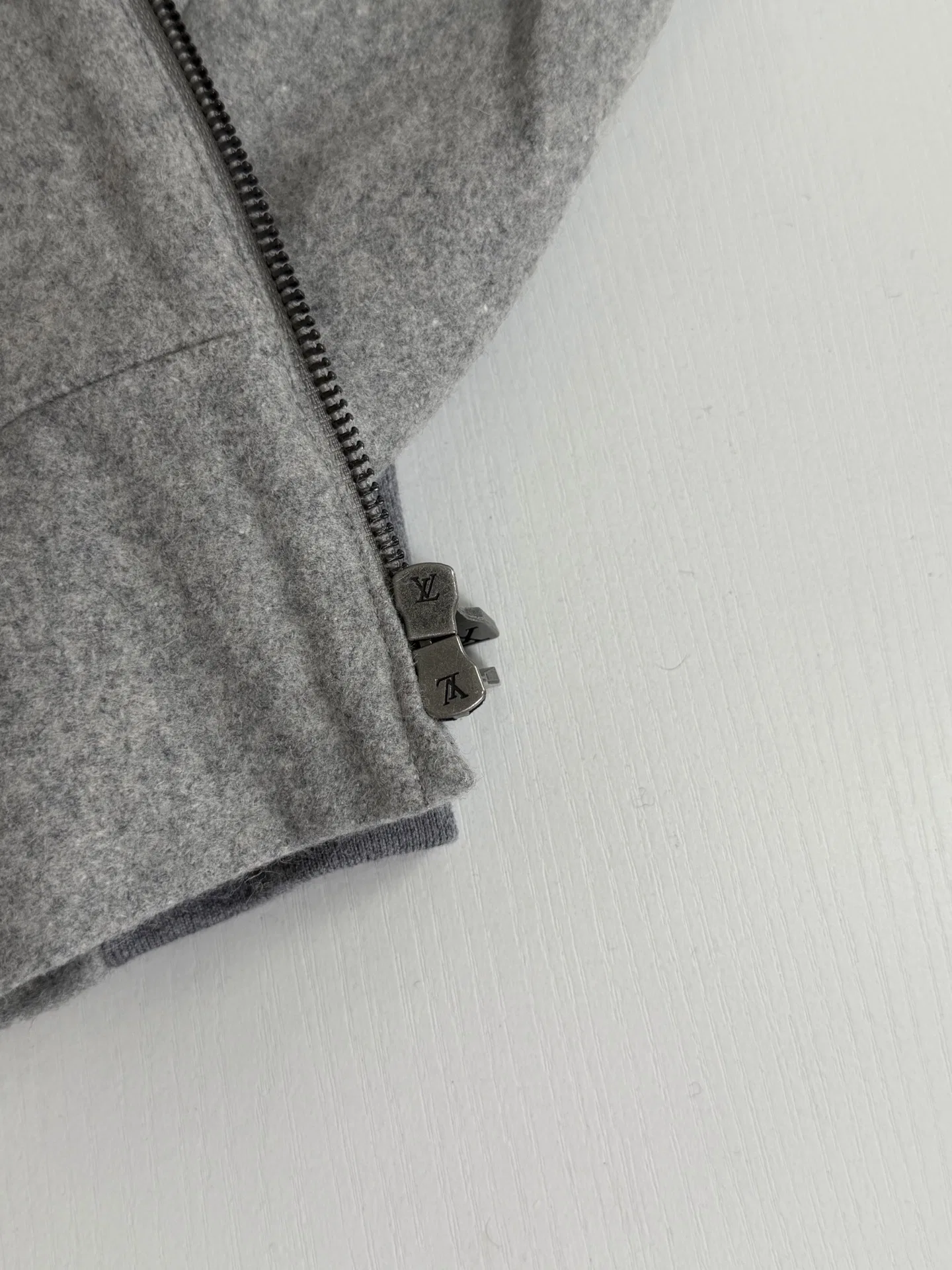LV 27FW VVEHJZL 010 집업후드 11