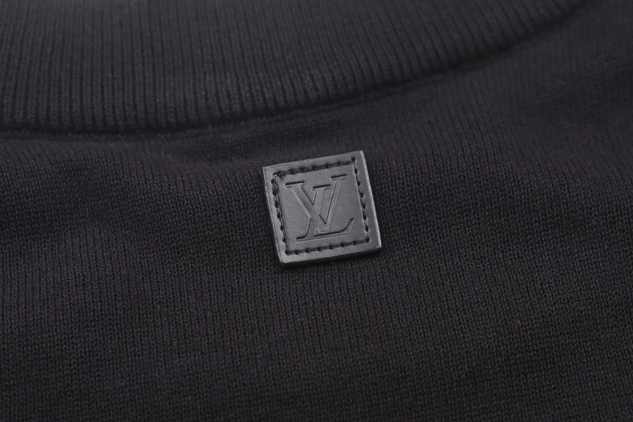 LV 27FW VVEHJZL 012 니트 17