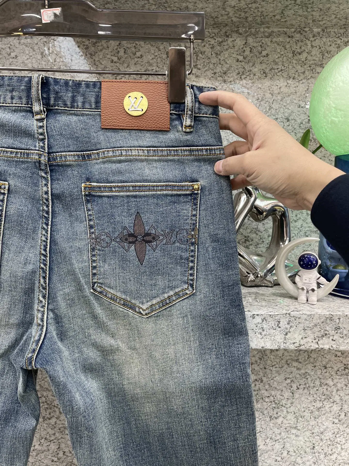 LV 27FW WBOJRAP 022 데님팬츠 7