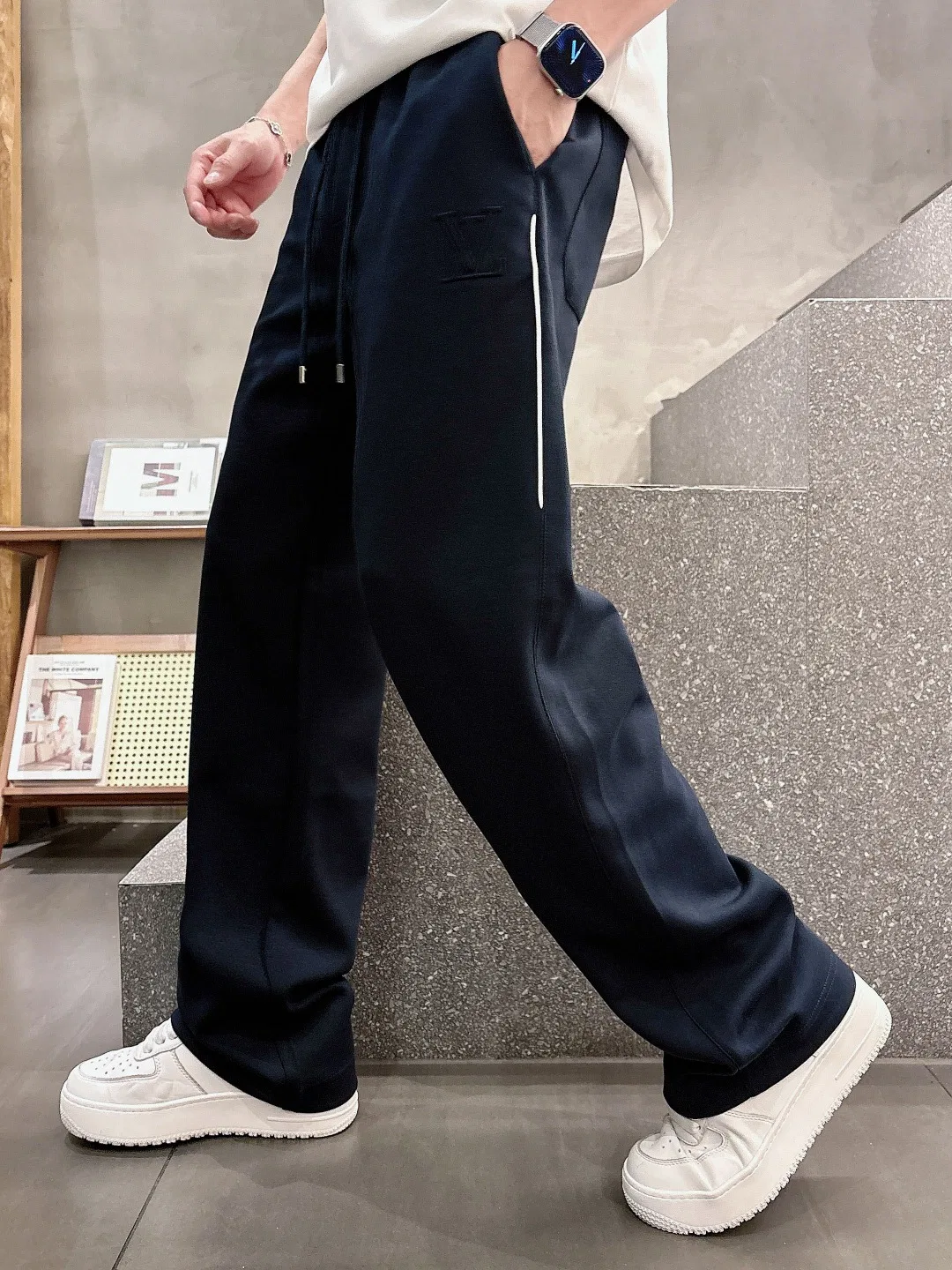 LV 27FW WBOJRAP 044 스웻팬츠 9