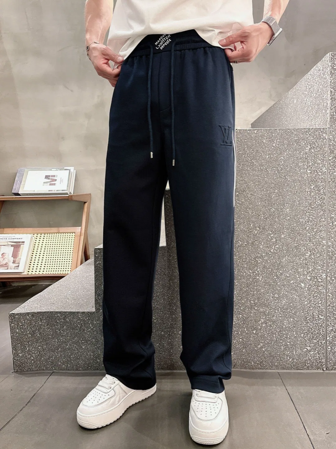 LV 27FW WBOJRAP 044 스웻팬츠 12