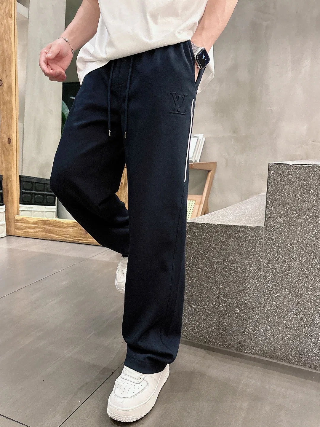 LV 27FW WBOJRAP 044 스웻팬츠 13